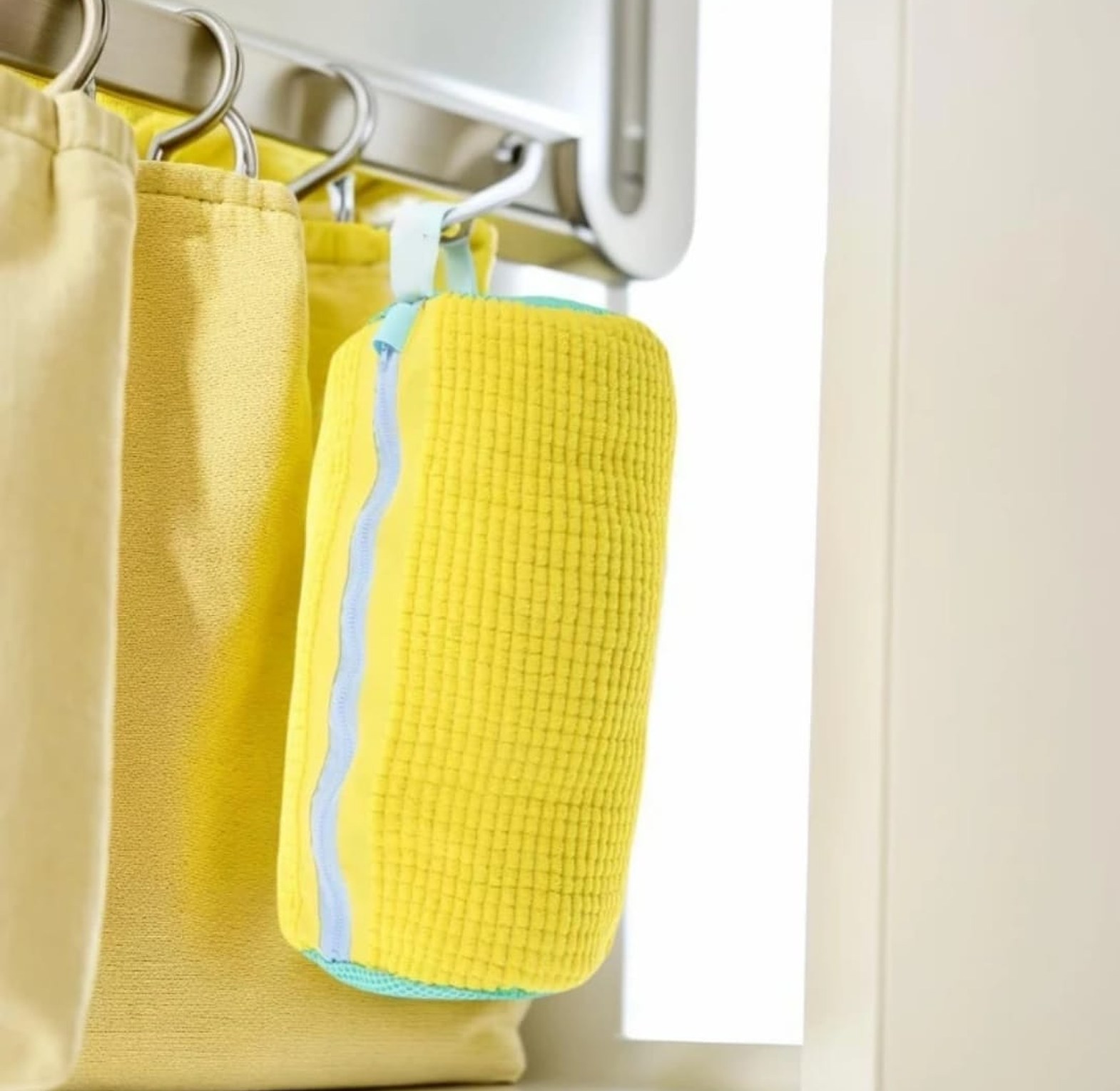 Machine Washable Shoe Washing & Drying Bag image