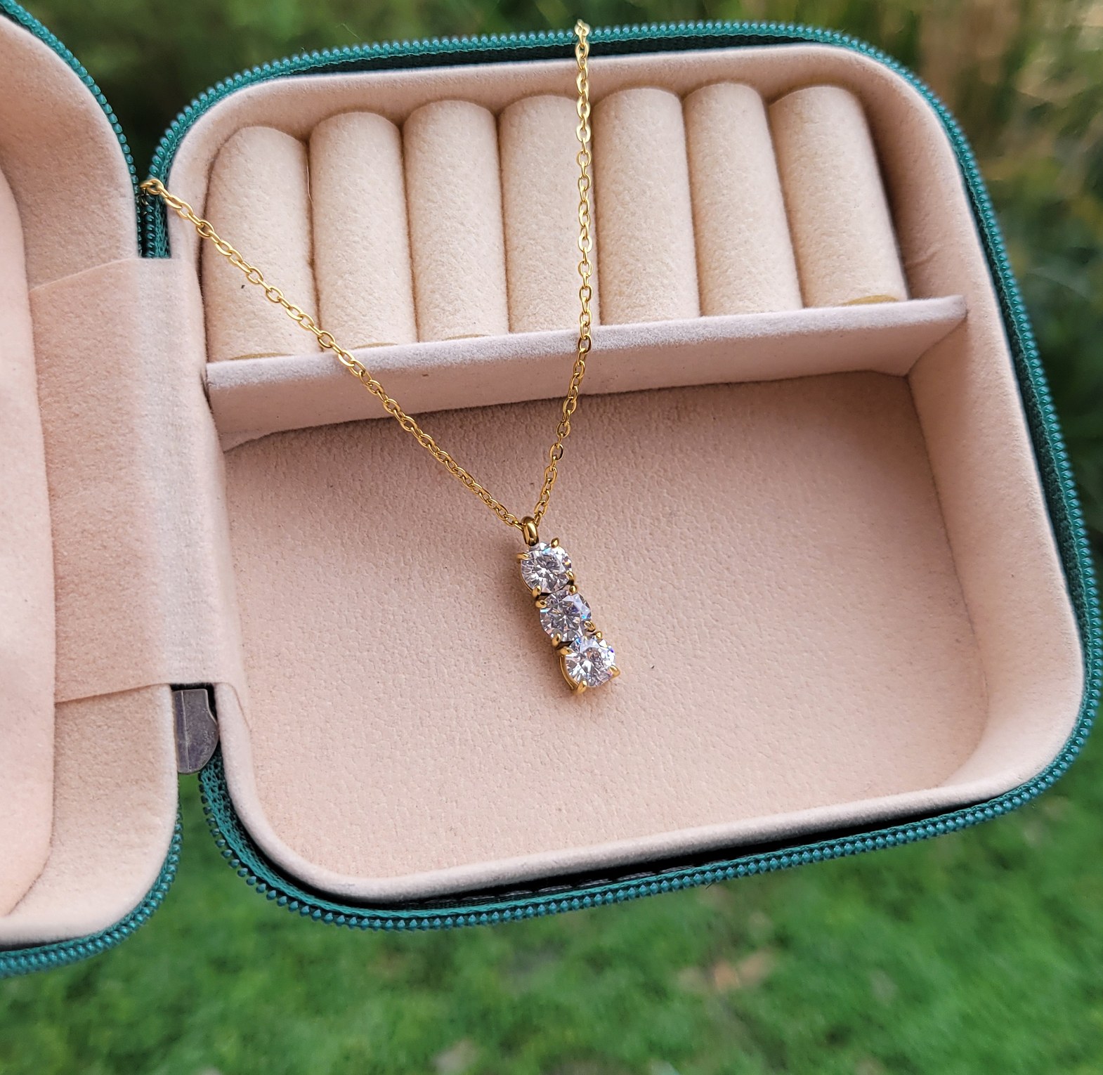 Ari necklace  image