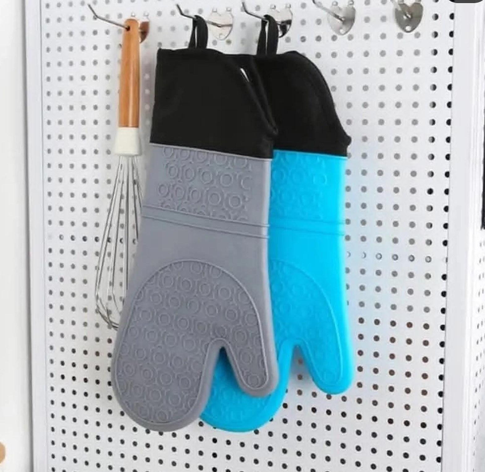 A pair of silicone oven gloves image
