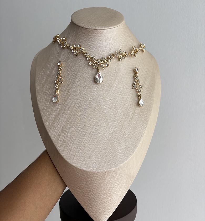 Bravinne Statement Set image