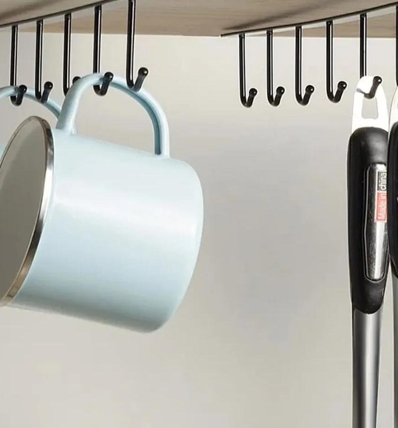 Iron 6-Hook Under Shelf Rack image