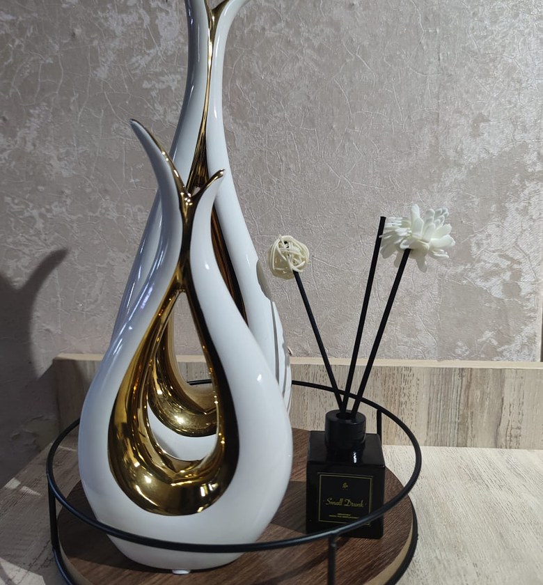 Luxury Vase Diffuser Tray  image