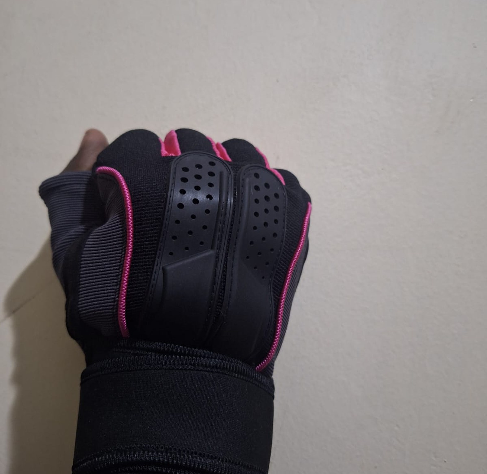 Gym Gloves. Gym Gloves Non-Slip Weight Lifting Gloves With Wrist Straps Support Fitness Gloves. image
