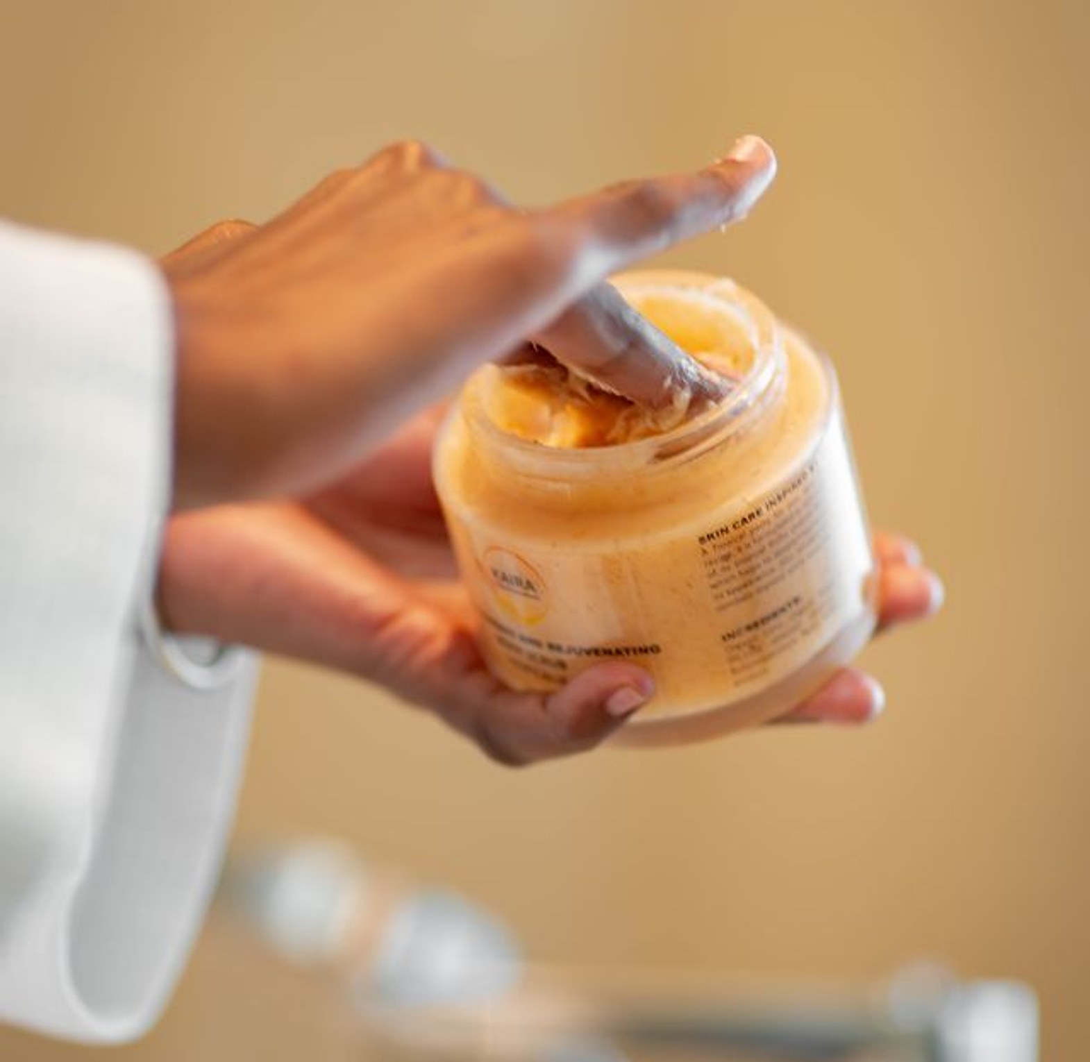 TROPICALIA BODY SCRUB image