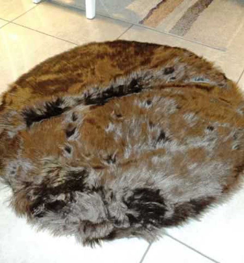 CARPET TAPIS FOURRURE. QU image