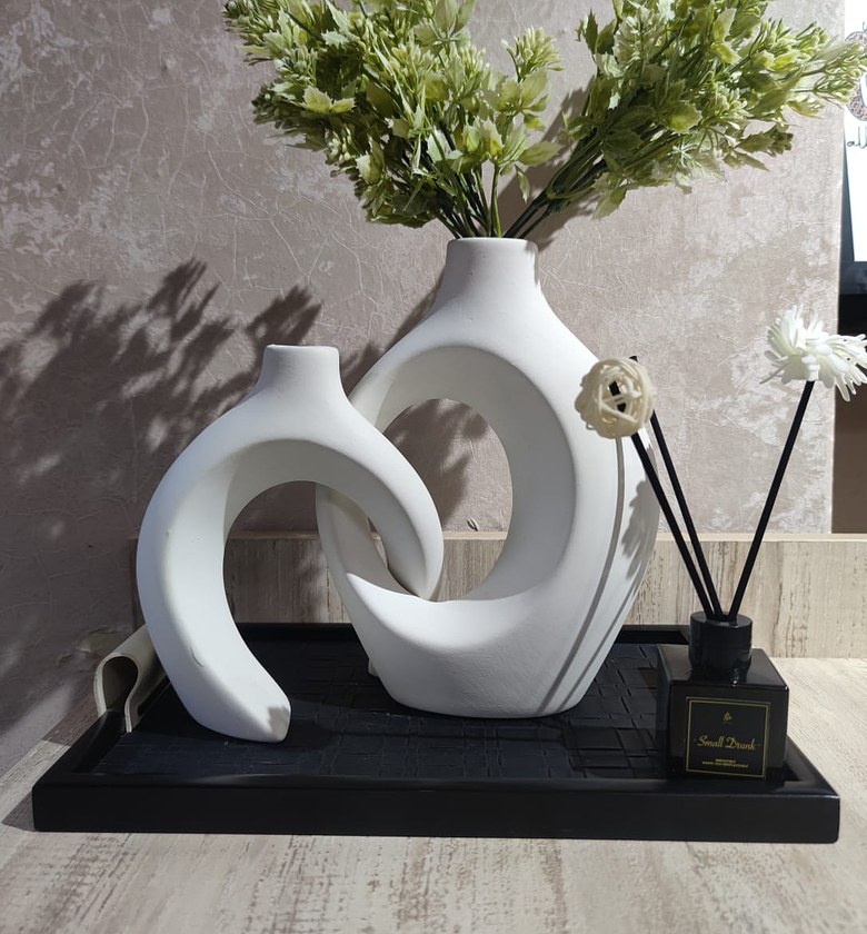 Luxury Vase Décor Set with Flowers, Diffuser & Tray image