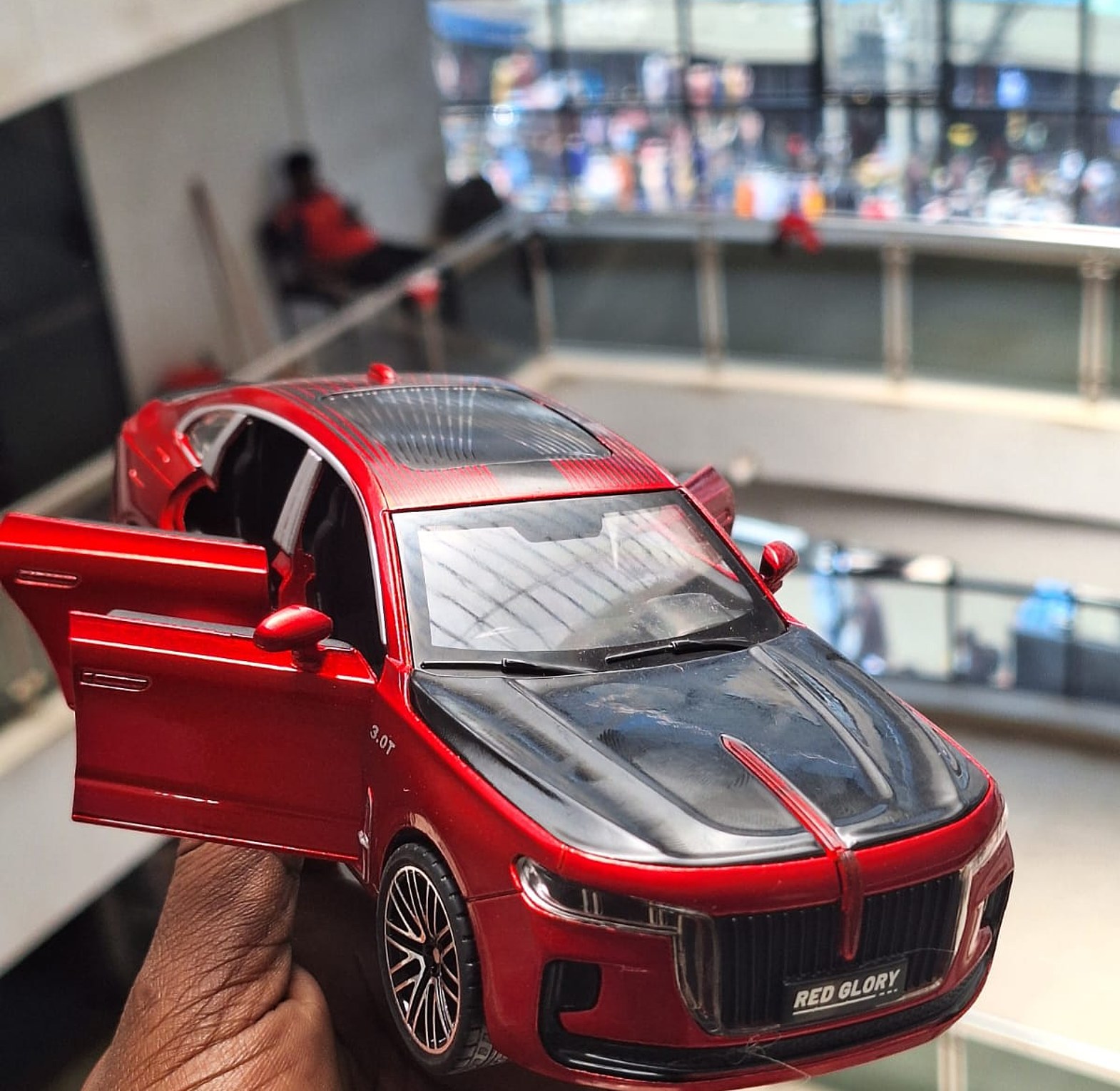 1:24 Die-Cast Luxury SUV Model Car – Red Metal Toy Car with Opening Doors, Lights & Sound for Kids and Collectors image