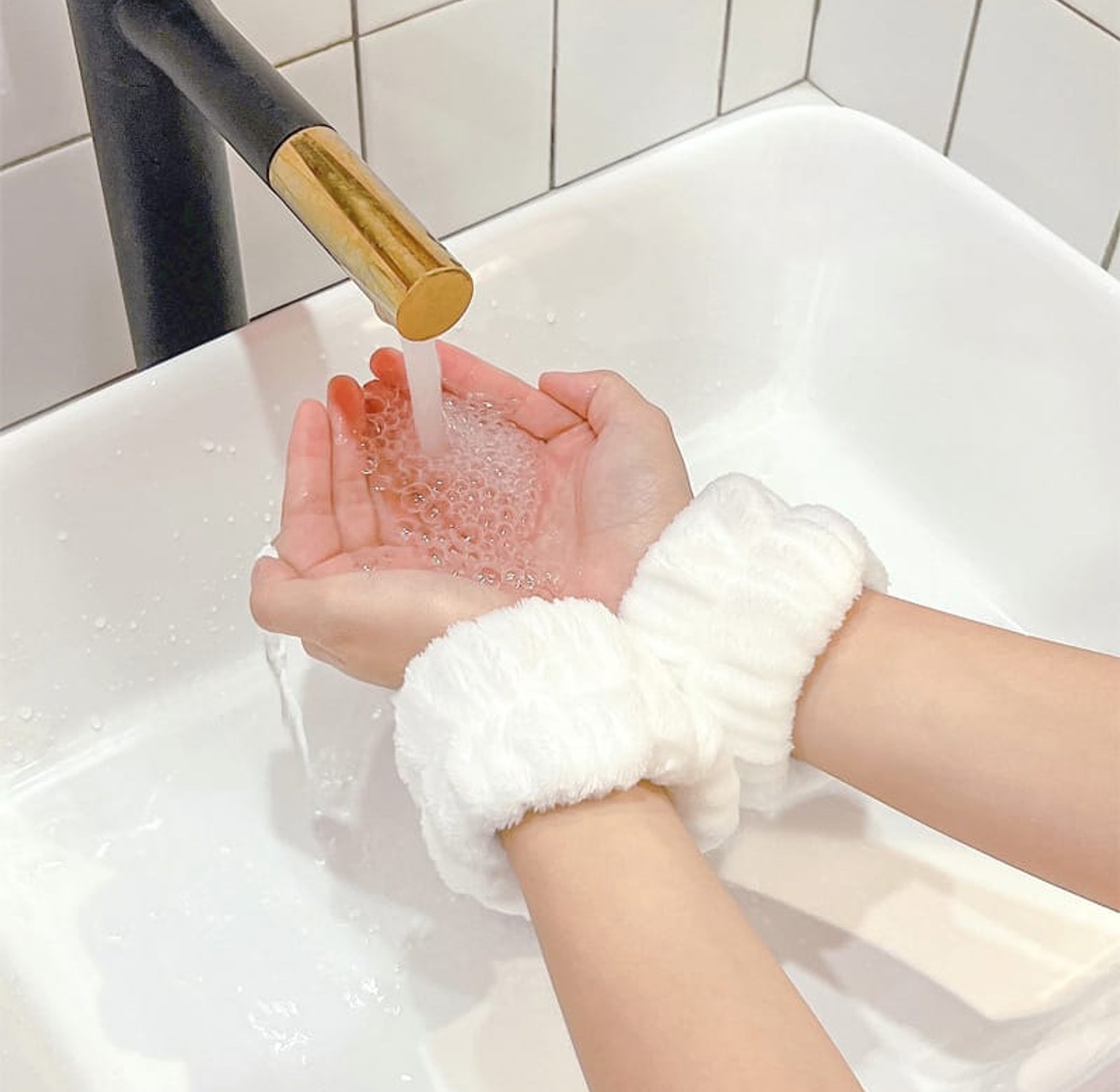 2pcs One Pair Wash Face and Wrist Band Absorb Water image