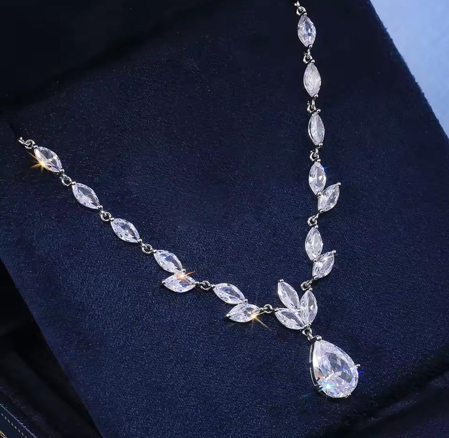 Regal Dewdrop Bridal Set image