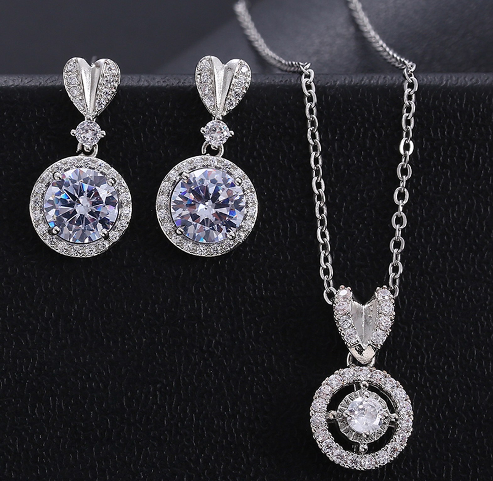 Sublime jewellery set for gift, everyday, event wear image