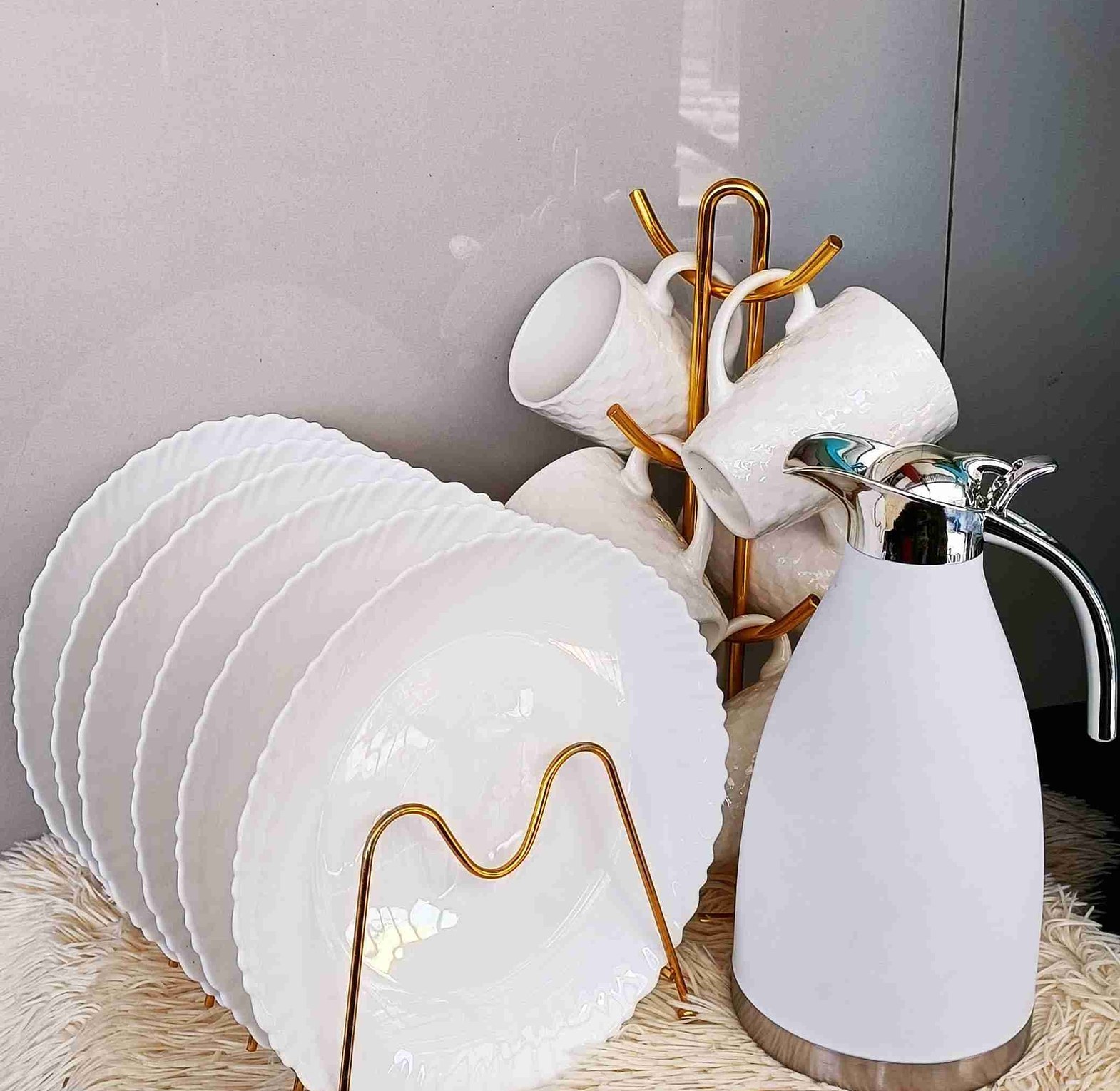 13 pcs Ceramic dinner set 6 plates 6 cups, 2Liter Unbreakable Flask image