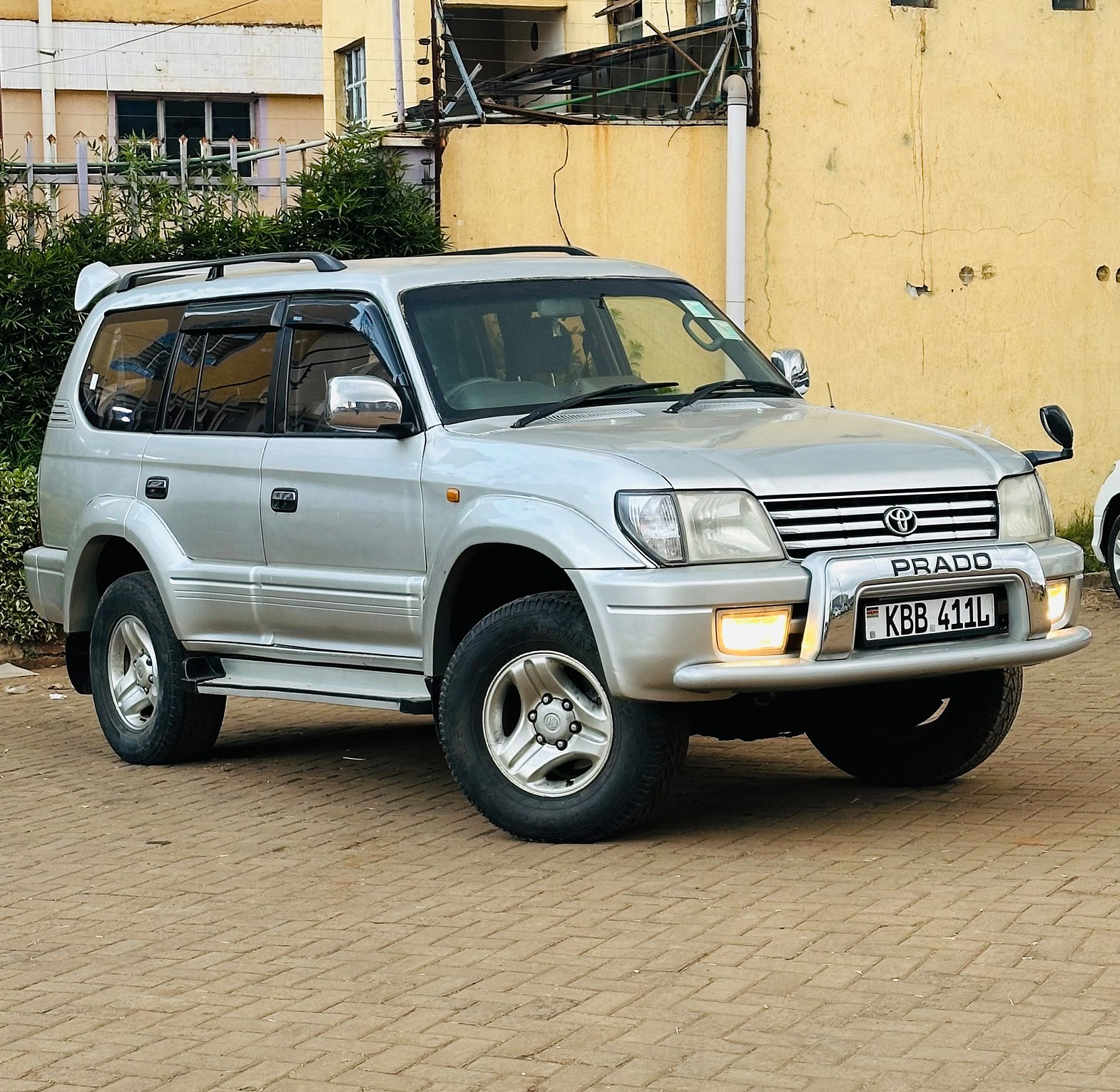 Toyota Landcruiser Prado KBB, YOM 2001 Model, Automatic, Rating 3000cc Diesel image