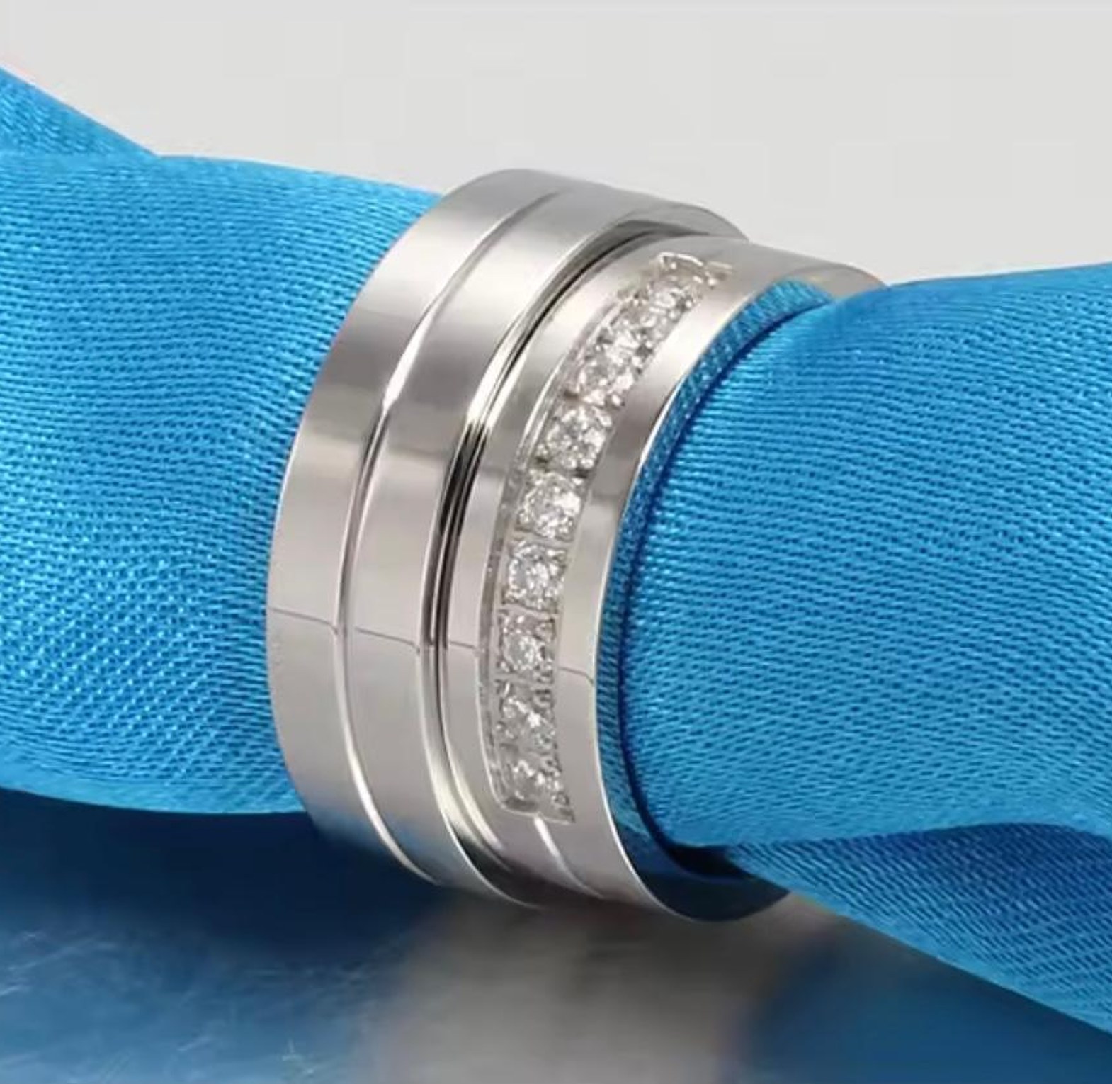 The Vows Collection Pave Band Set image