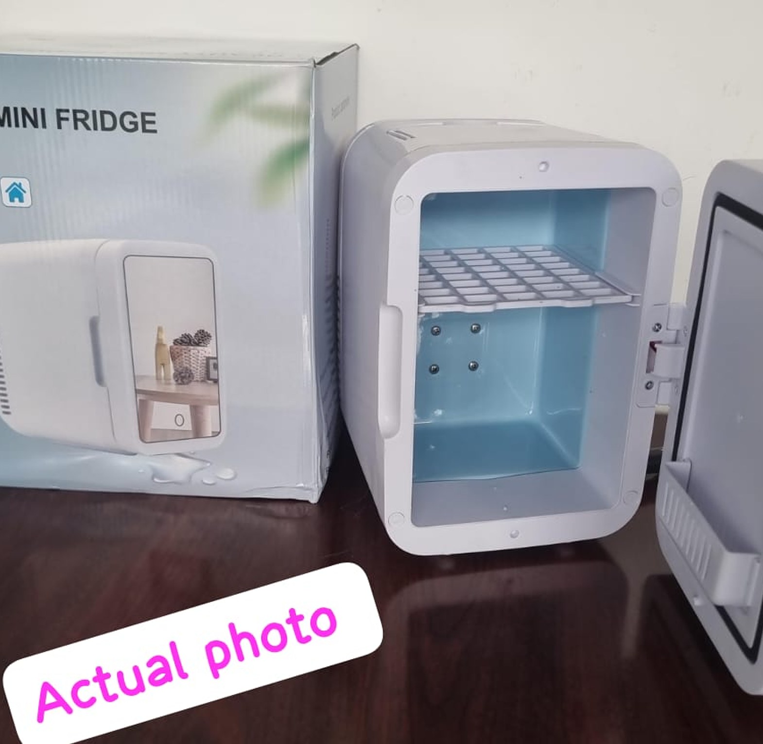 4L portable beauty car fridge with mirror and dual power option image