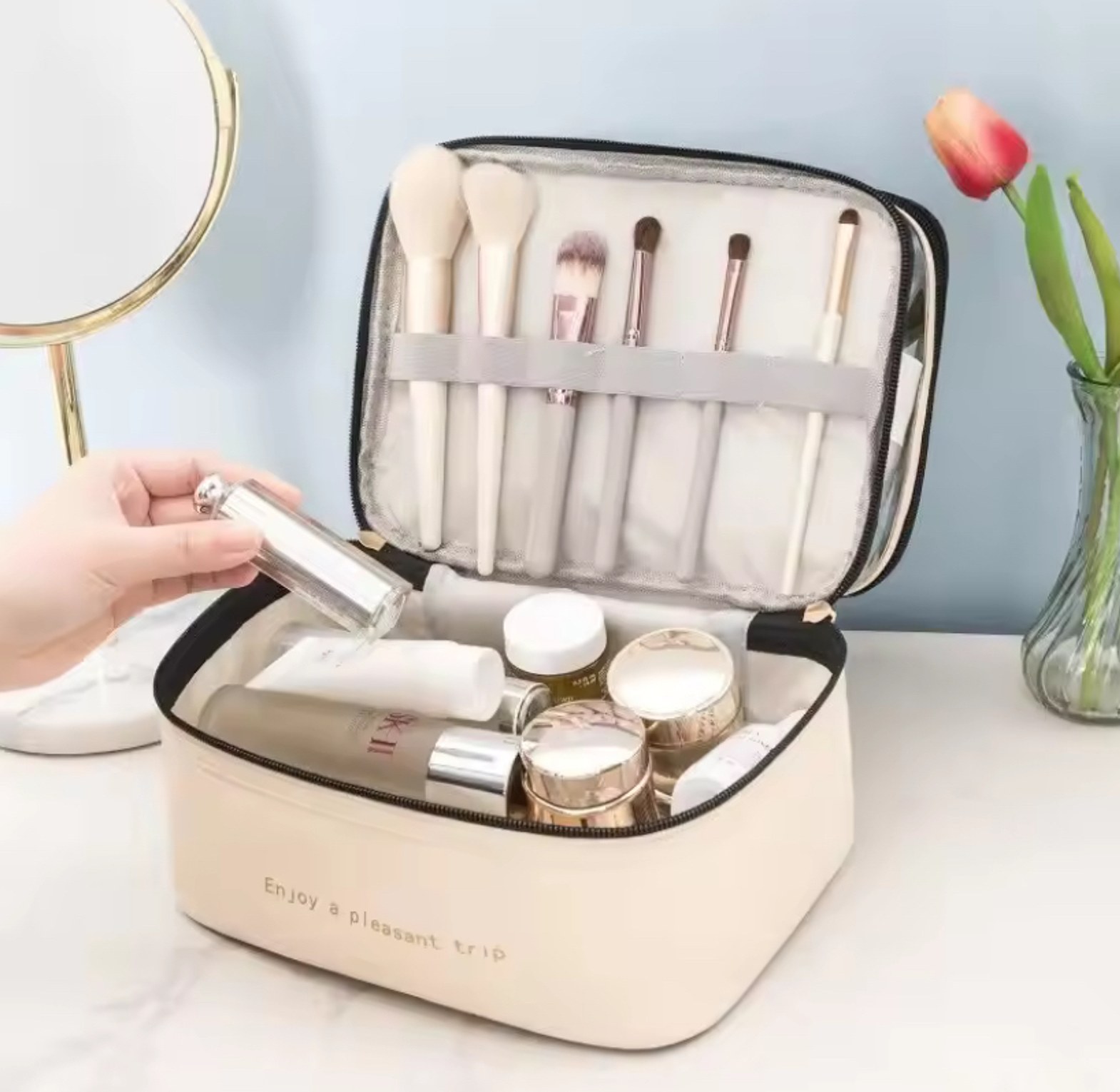 Cosmetic bag  image