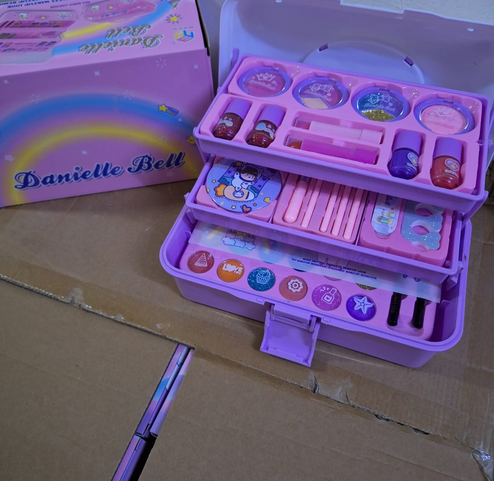 Danielle Bell Welting Princess Makeup Kit Washable Makeup Remover kit for children.  image