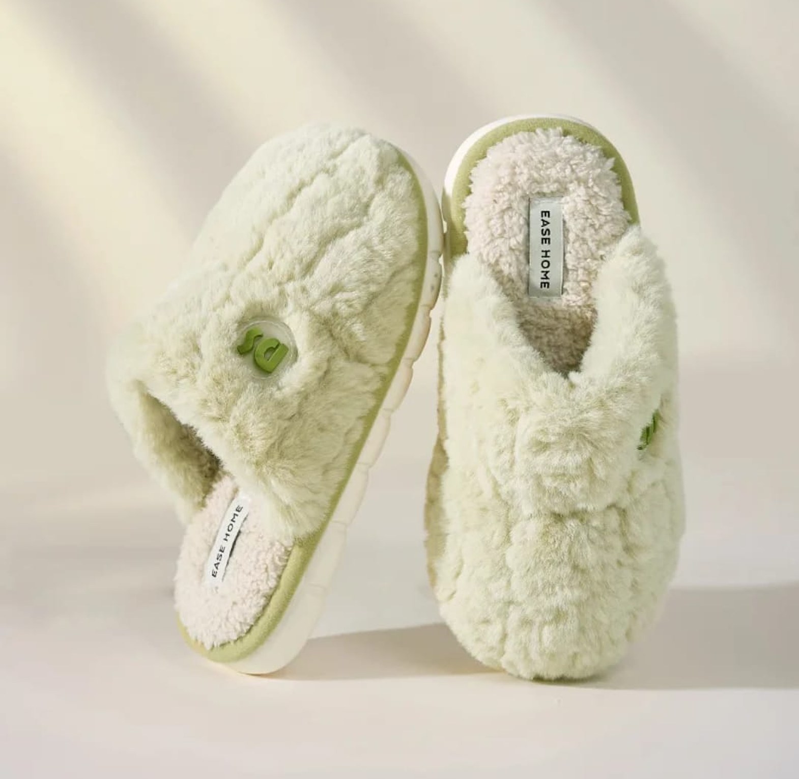 Women’s Winter Plush Slippers image