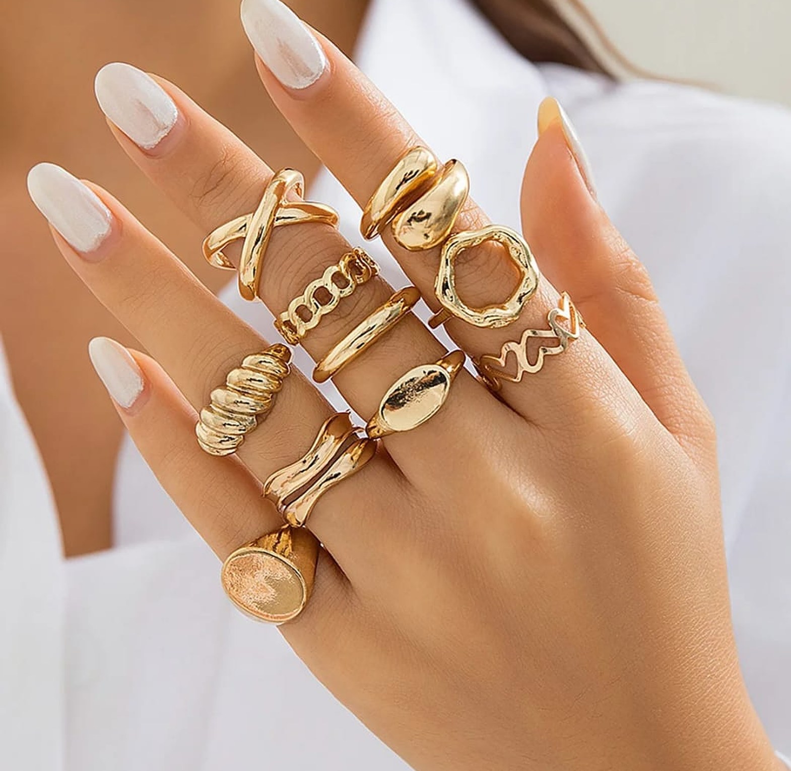 Stylish and versatile ring sets for every occasion. image