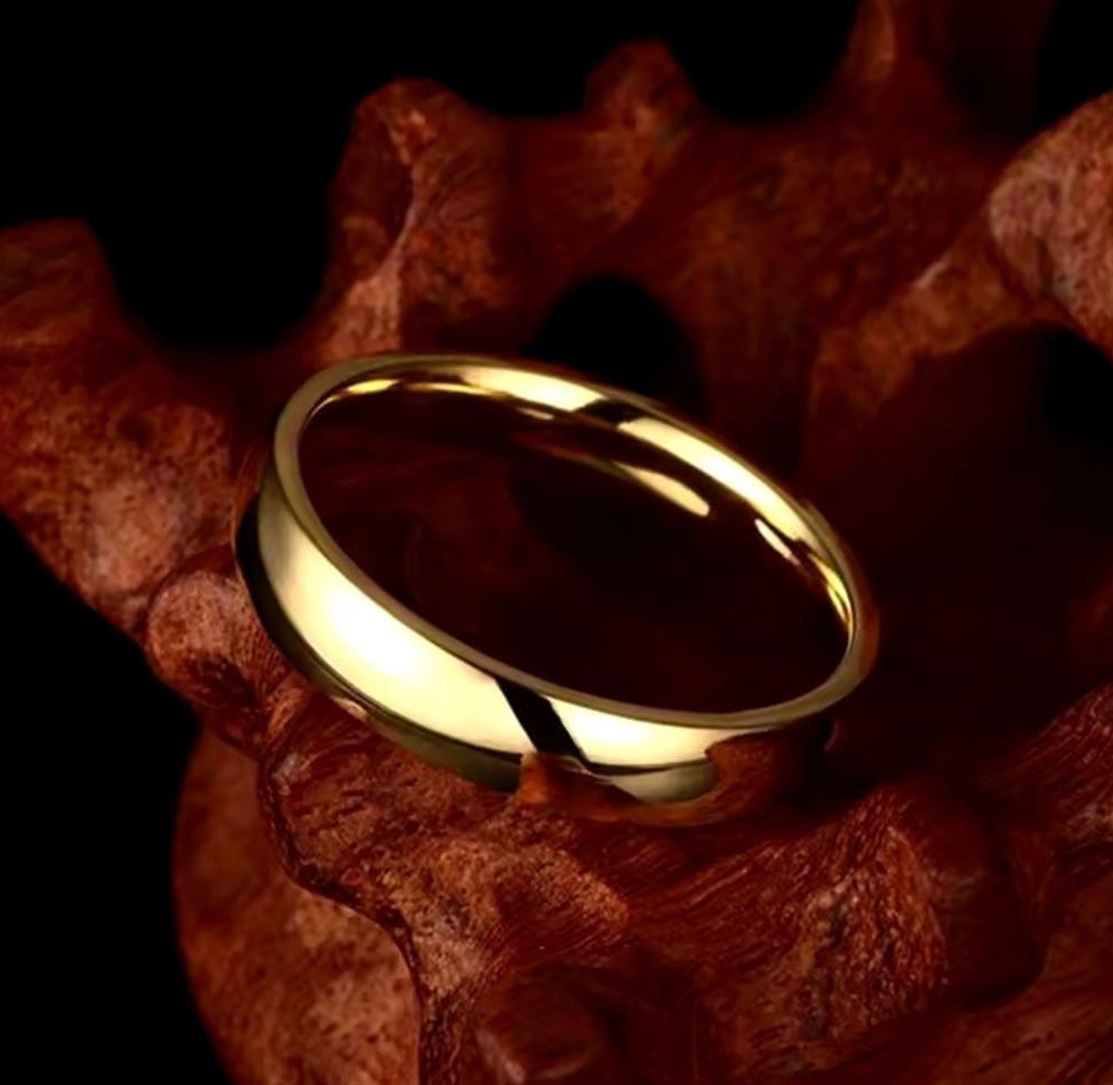 The Classic Soitaire Gold Band Set image