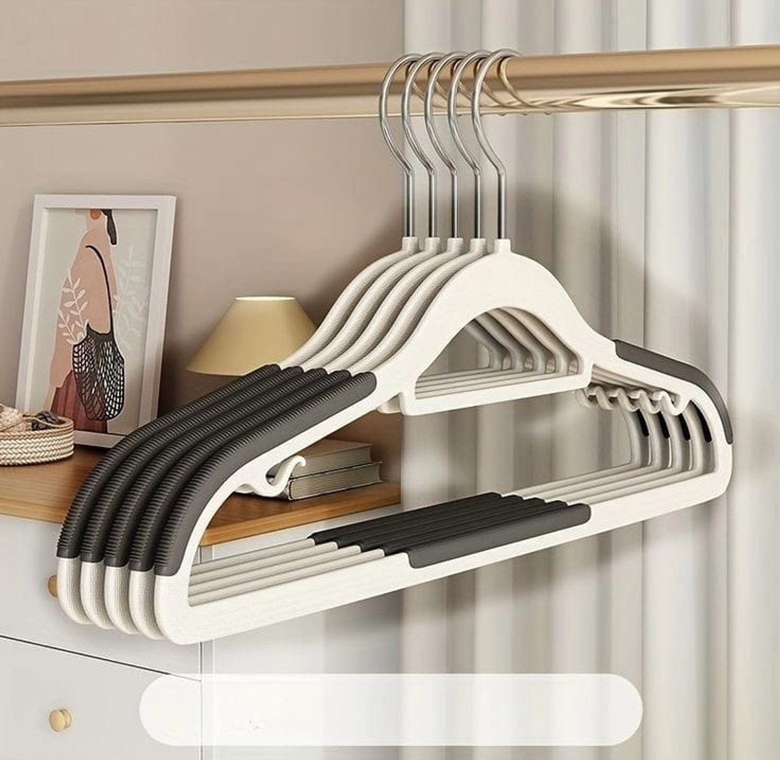 10pcs Seamless Velvet Hangers image