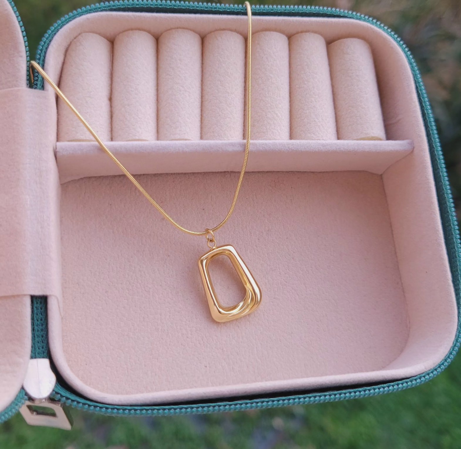 Mimosa rectangular necklace  image