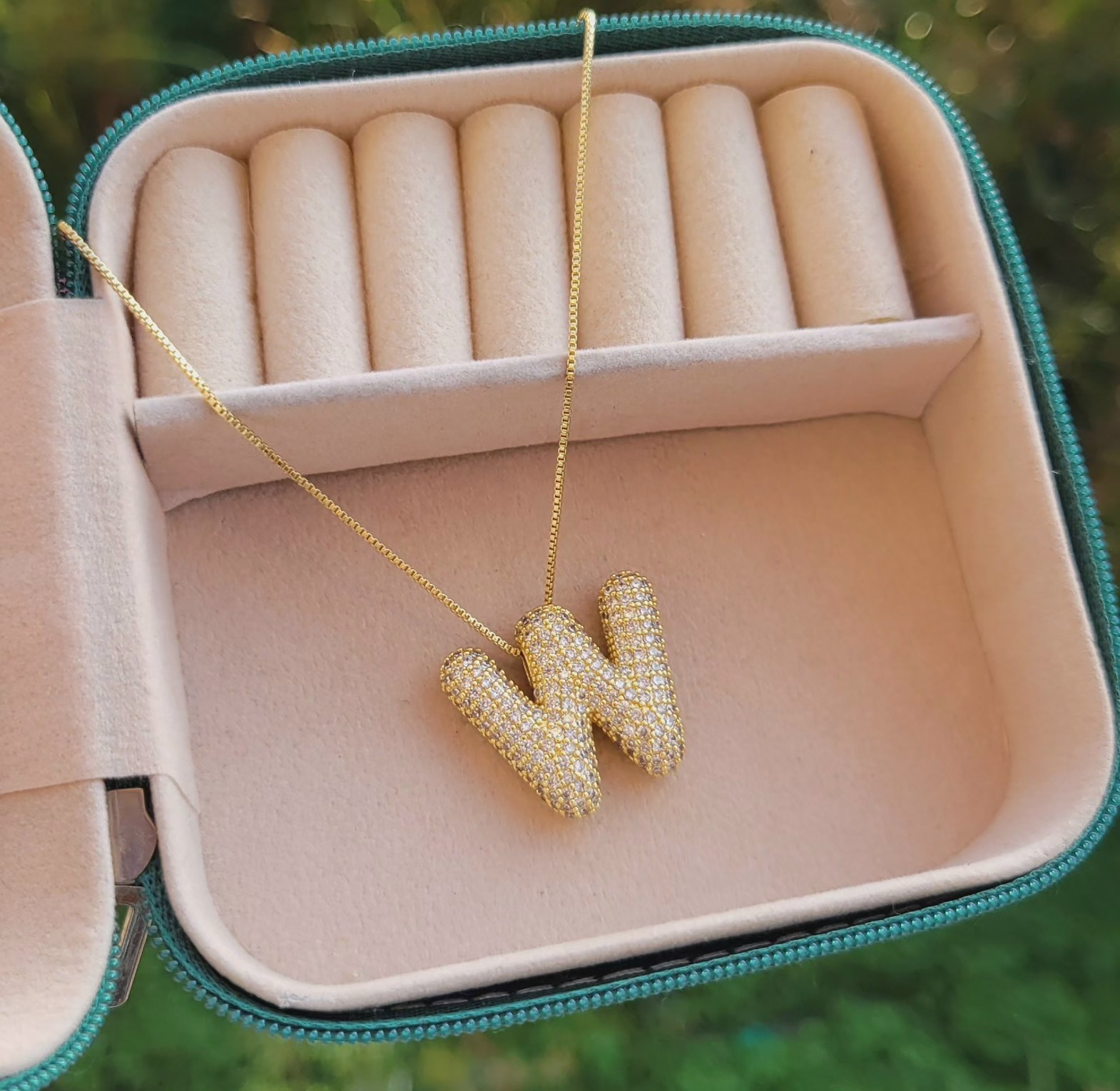Letter W image