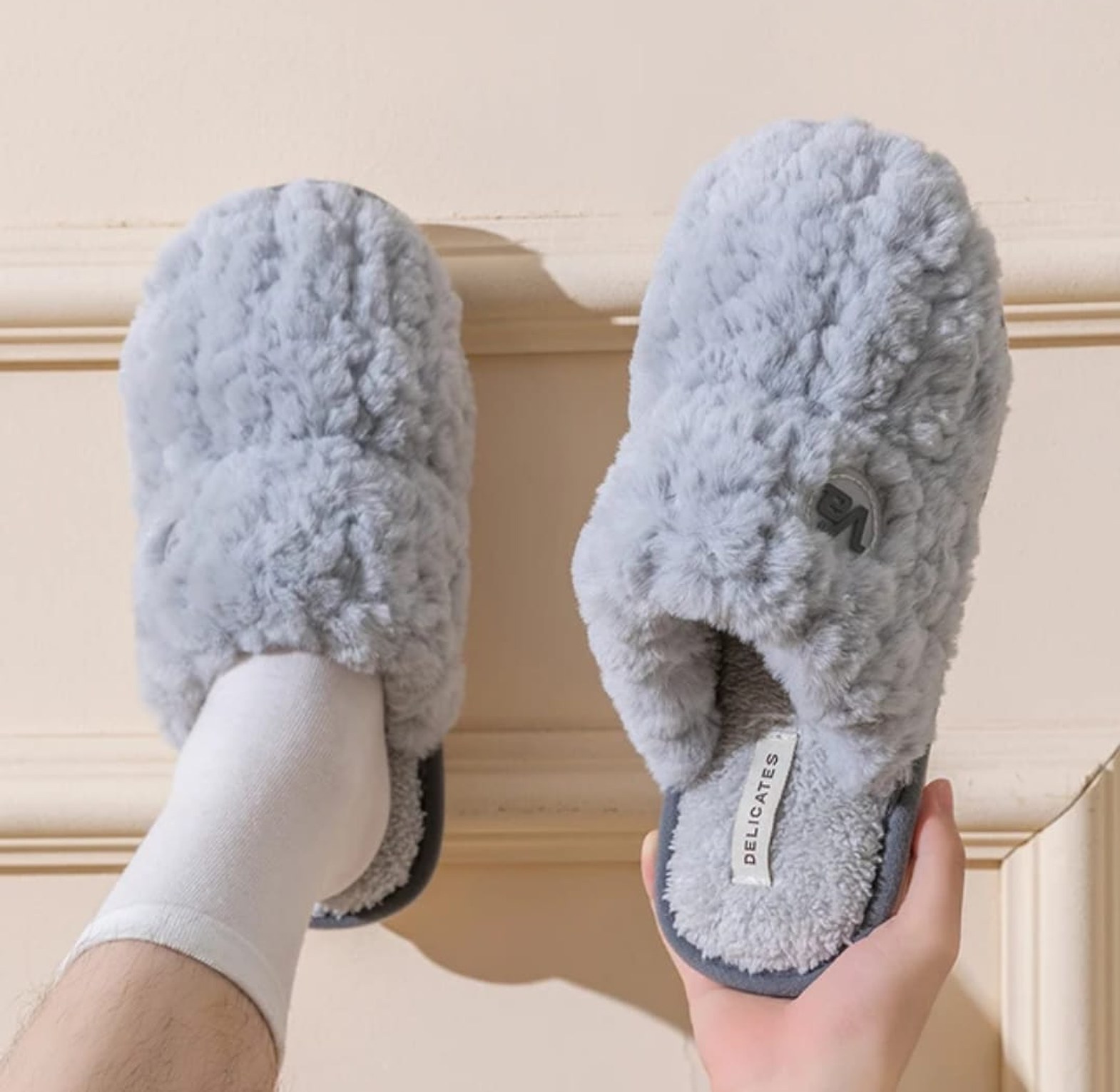 Women’s Winter Plush Slippers image
