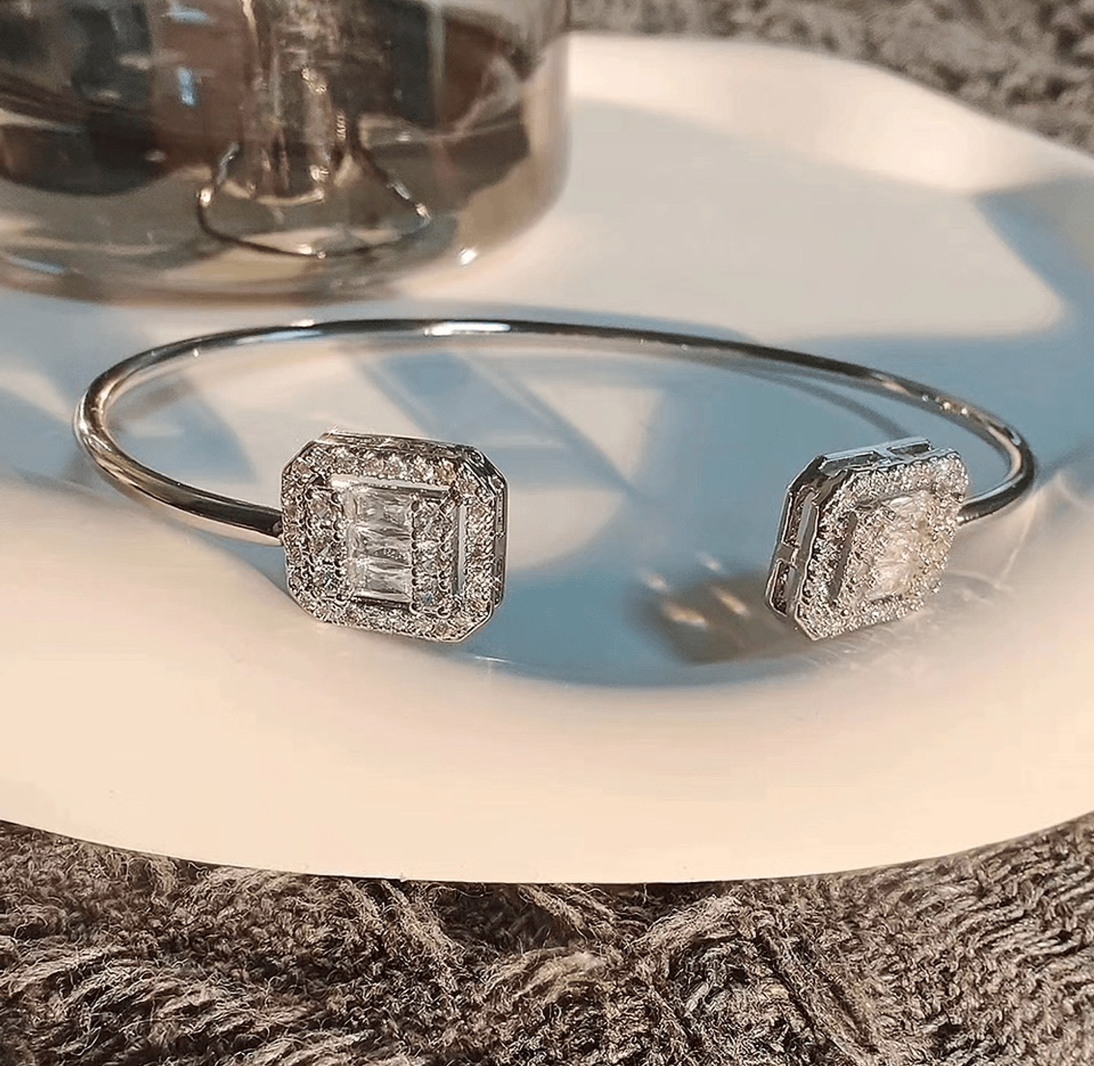 Sliver open cuff Bracelets image