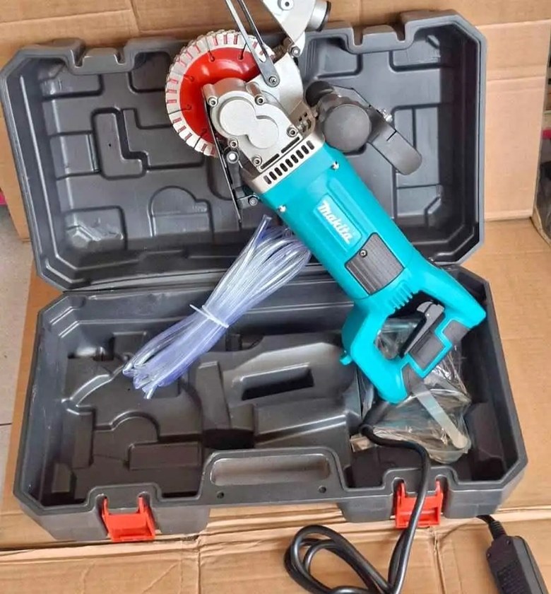 Makita wall chaser  image
