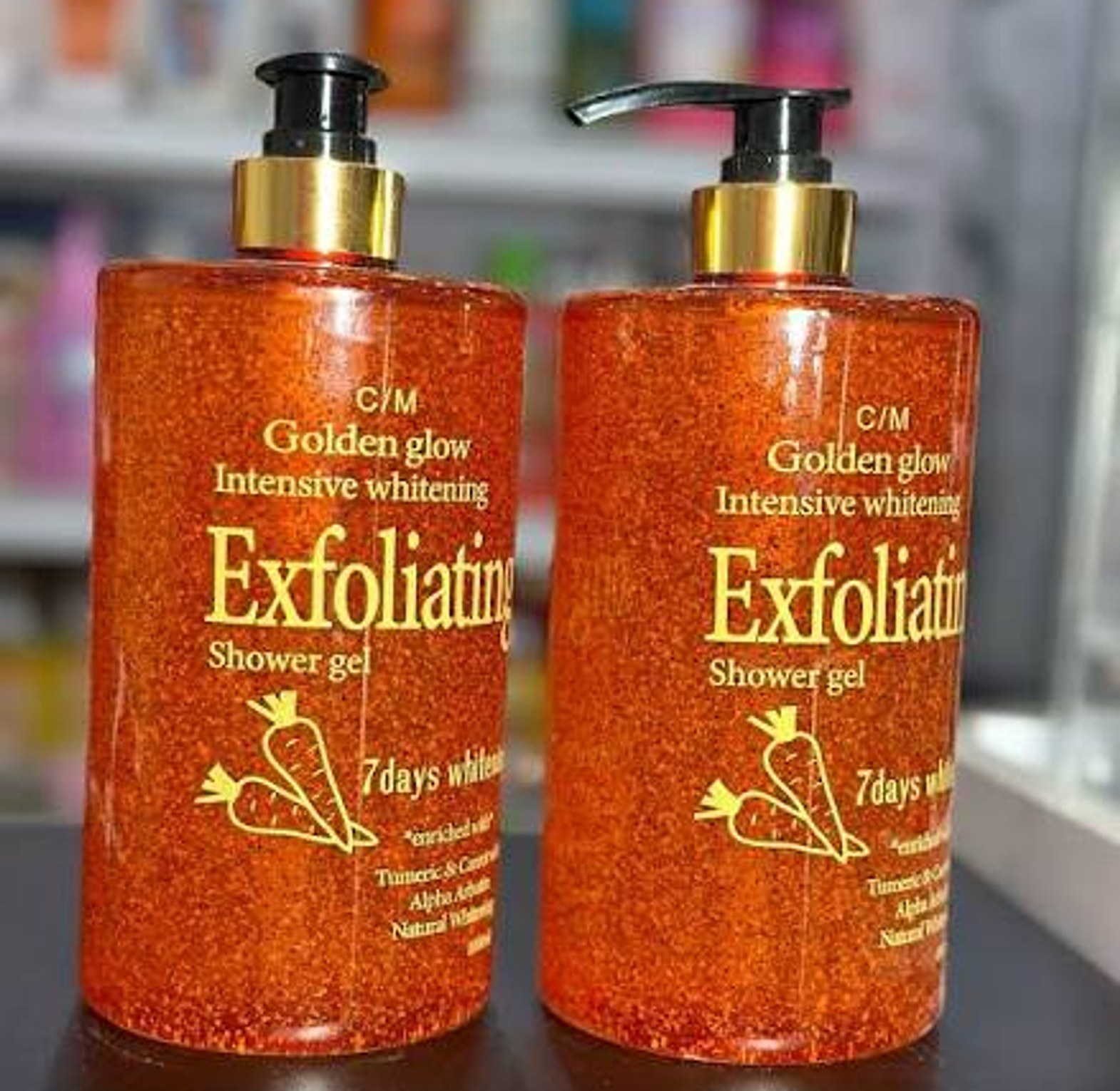 Golden glow exfoliating shower gel  image