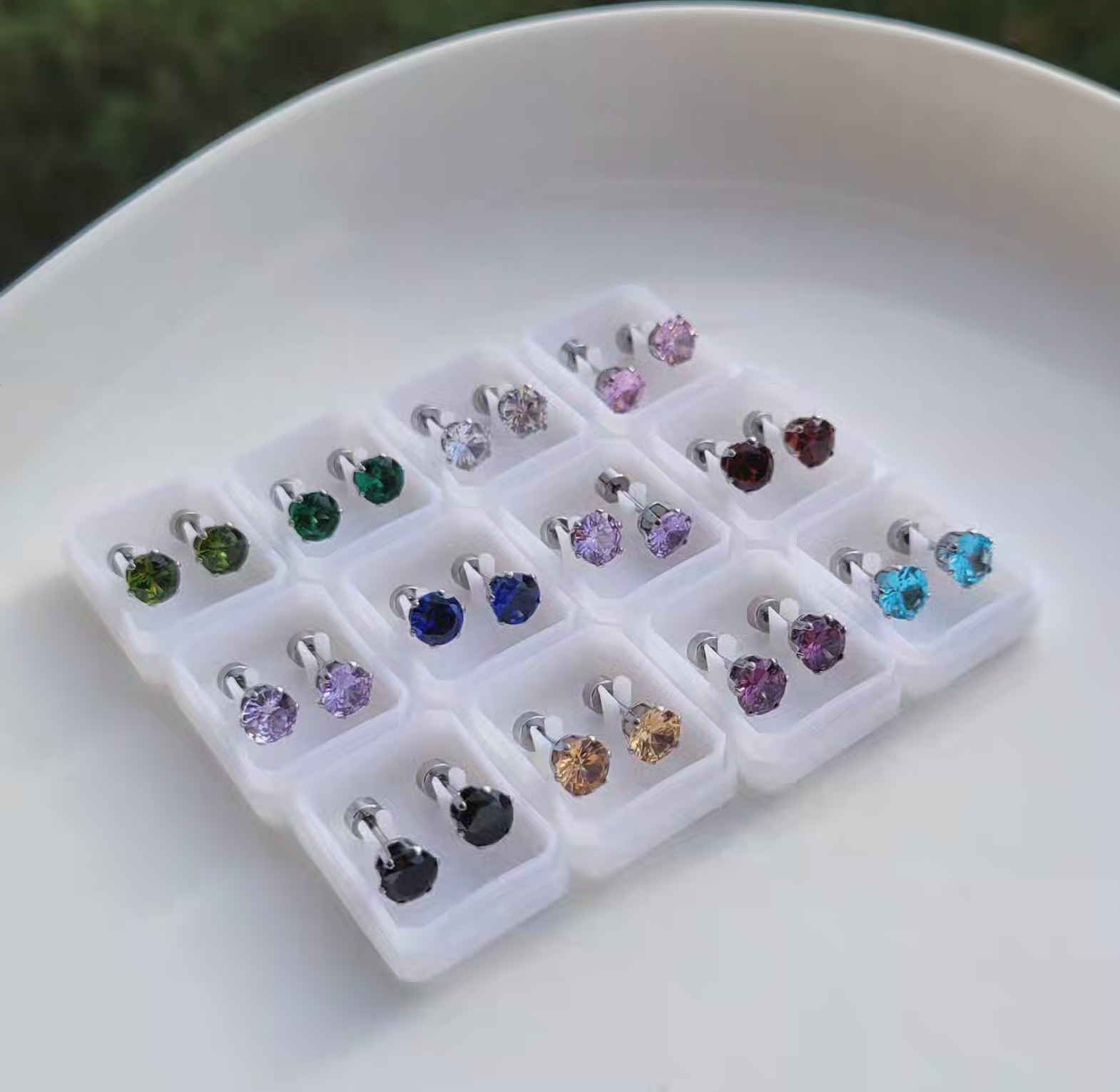 Round screw studs  image
