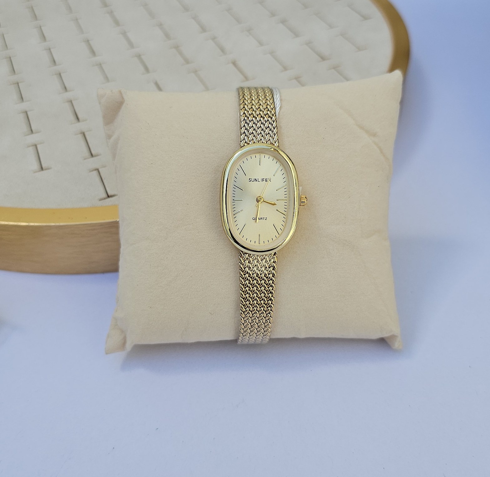 IEKE oval vintage watches  image