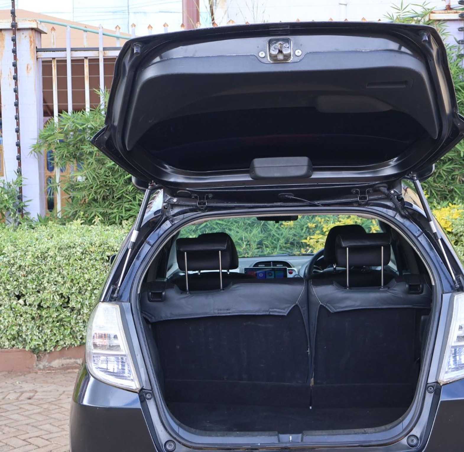  Honda Fit Hybrid KCS, YOM 2011 Model, Automatic, Rating 1300cc image