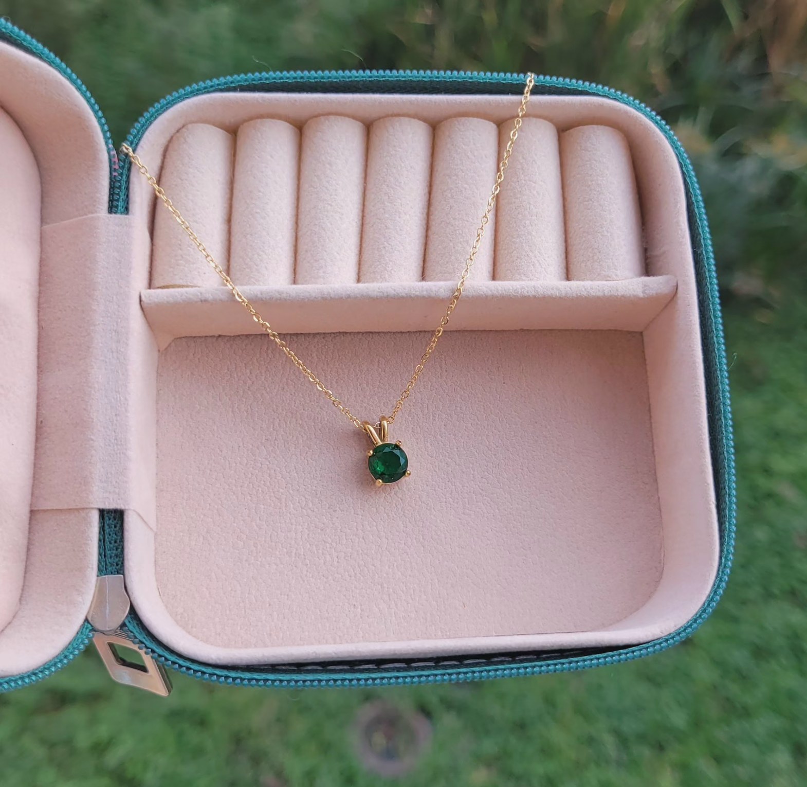 Mini emerald green  image
