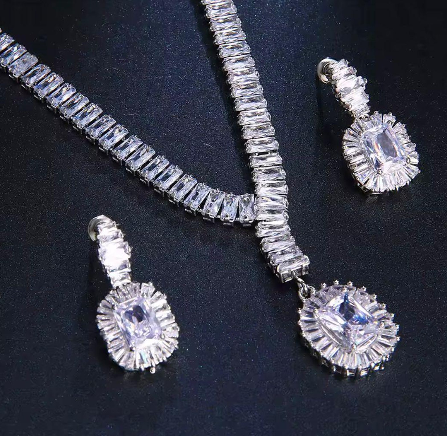 The Duchess Emerald-Cut Halo Jewelry Set image