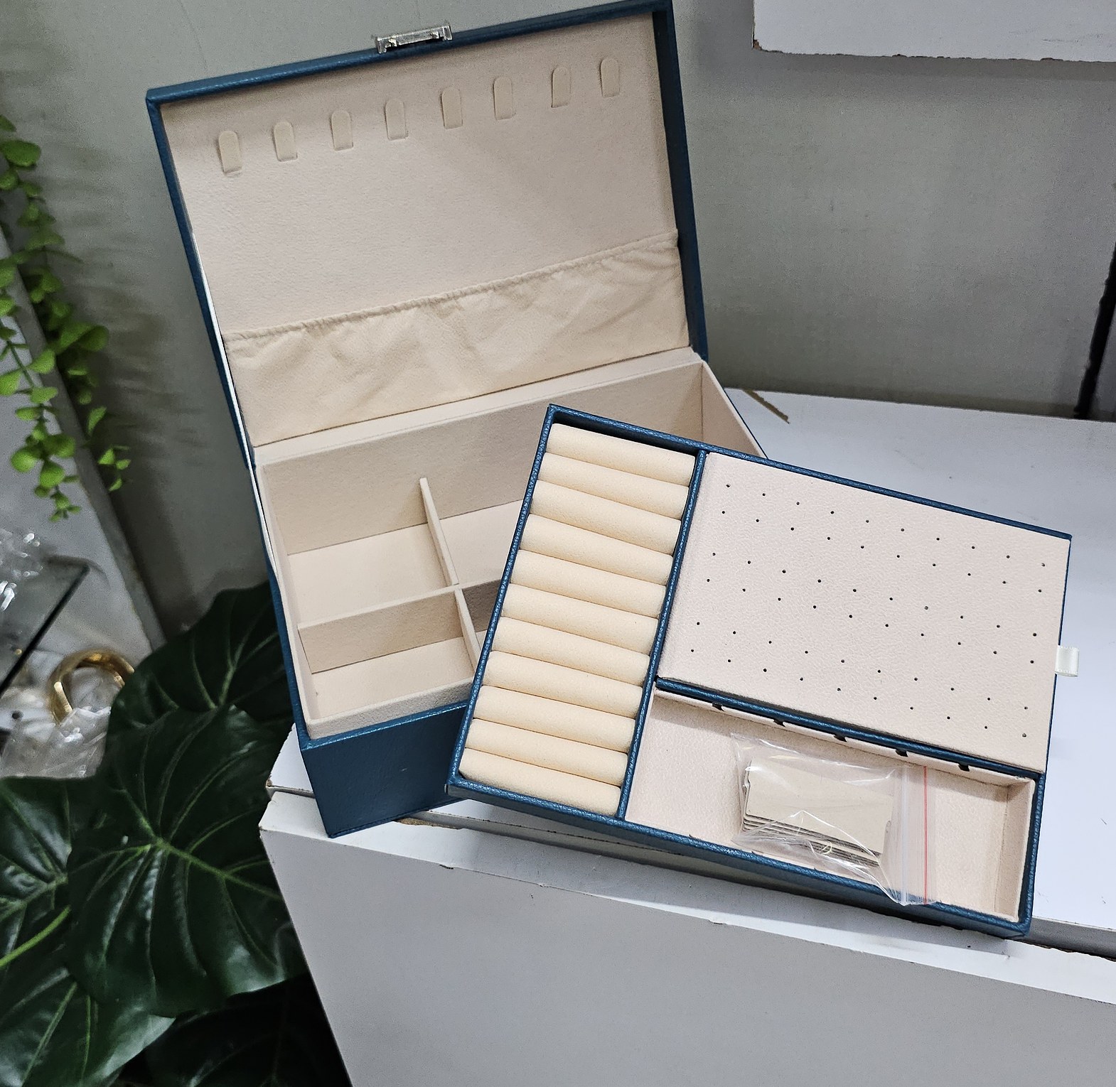 Jewelry box image