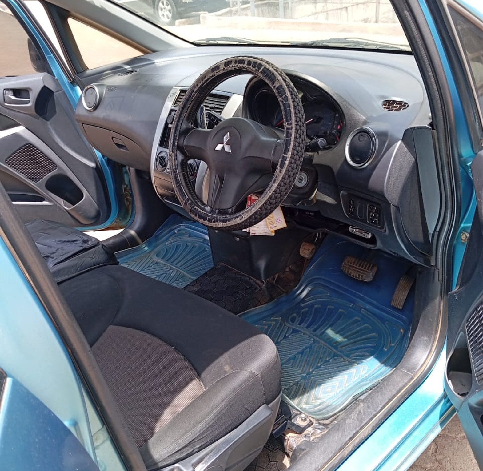 Mitsubishi Colt KCS, YOM 2011, Automatic, Rating 1300cc image