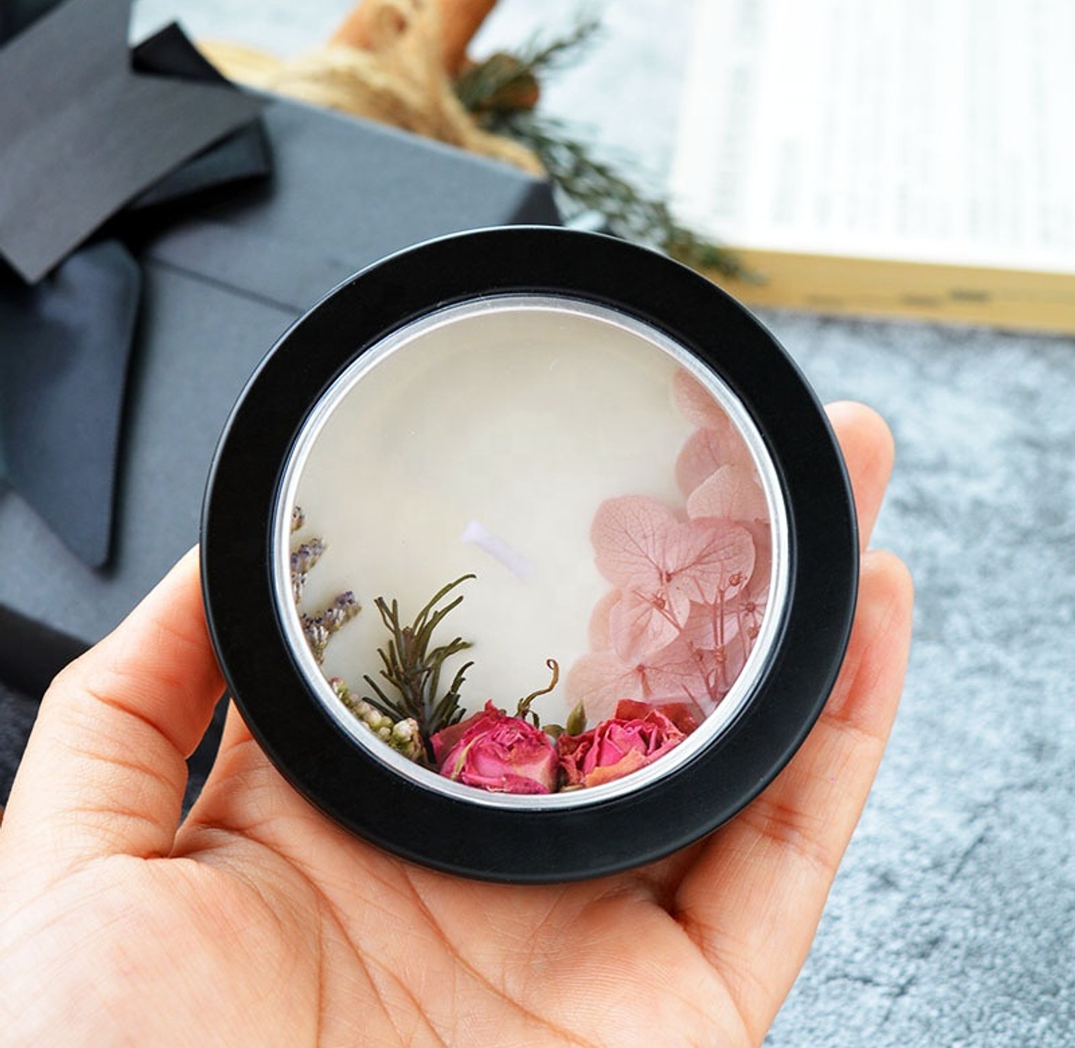 Black Tin Dried Fruit Flower Soy Wax Botanic Floral Scented Candles image