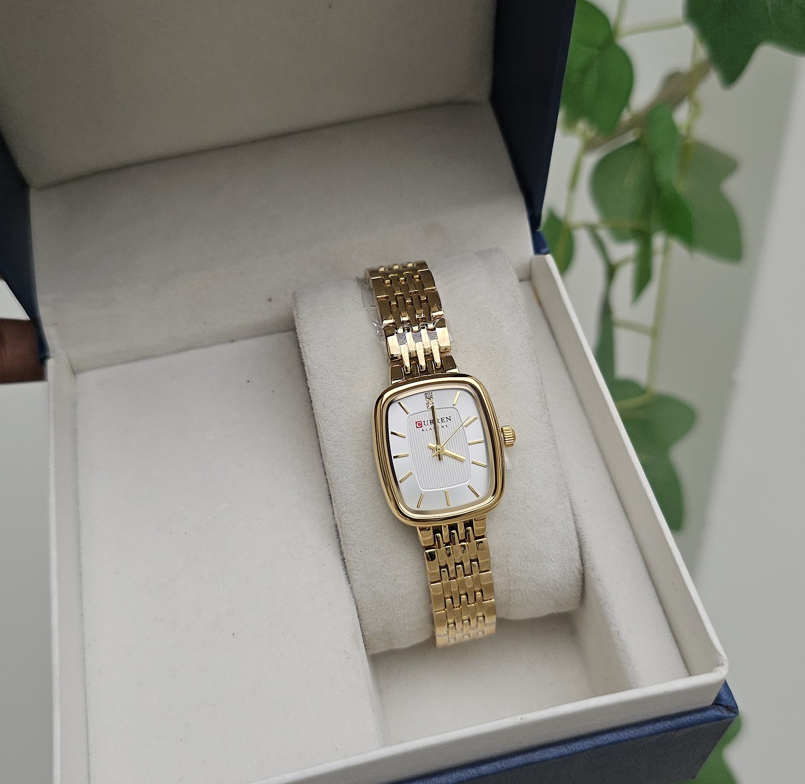 Square classic curren watches image