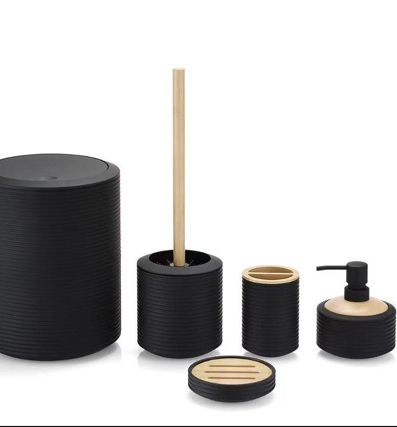 Ruffed Toilet Set image