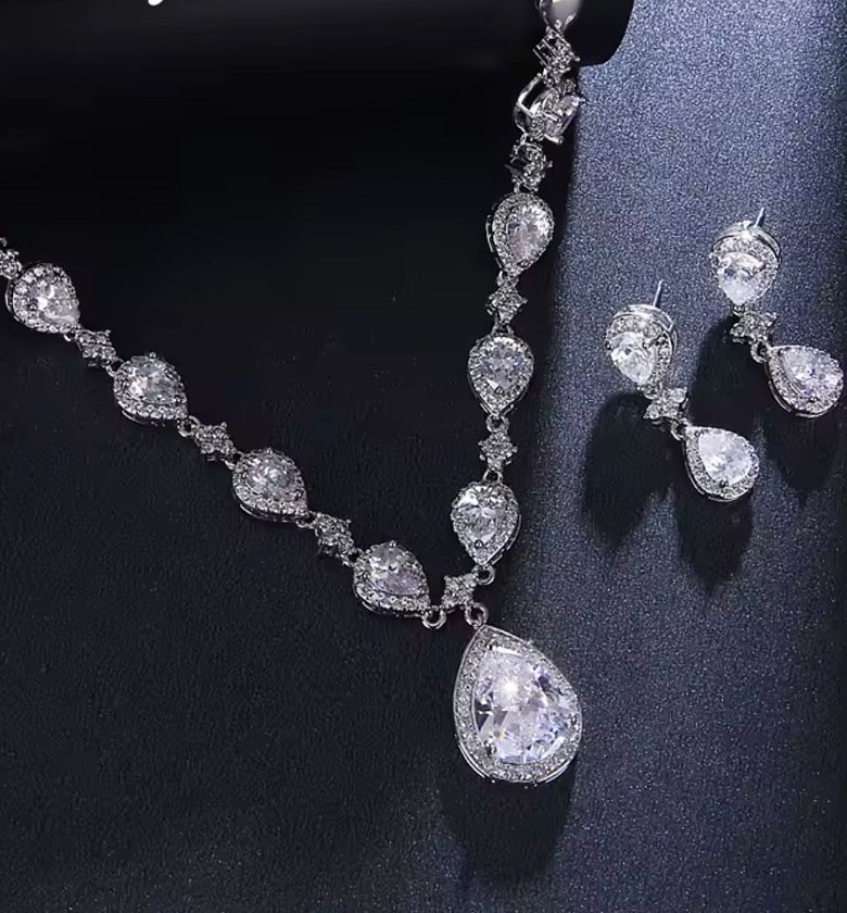 Majestic Halo Pear Drop Jewelry Set image