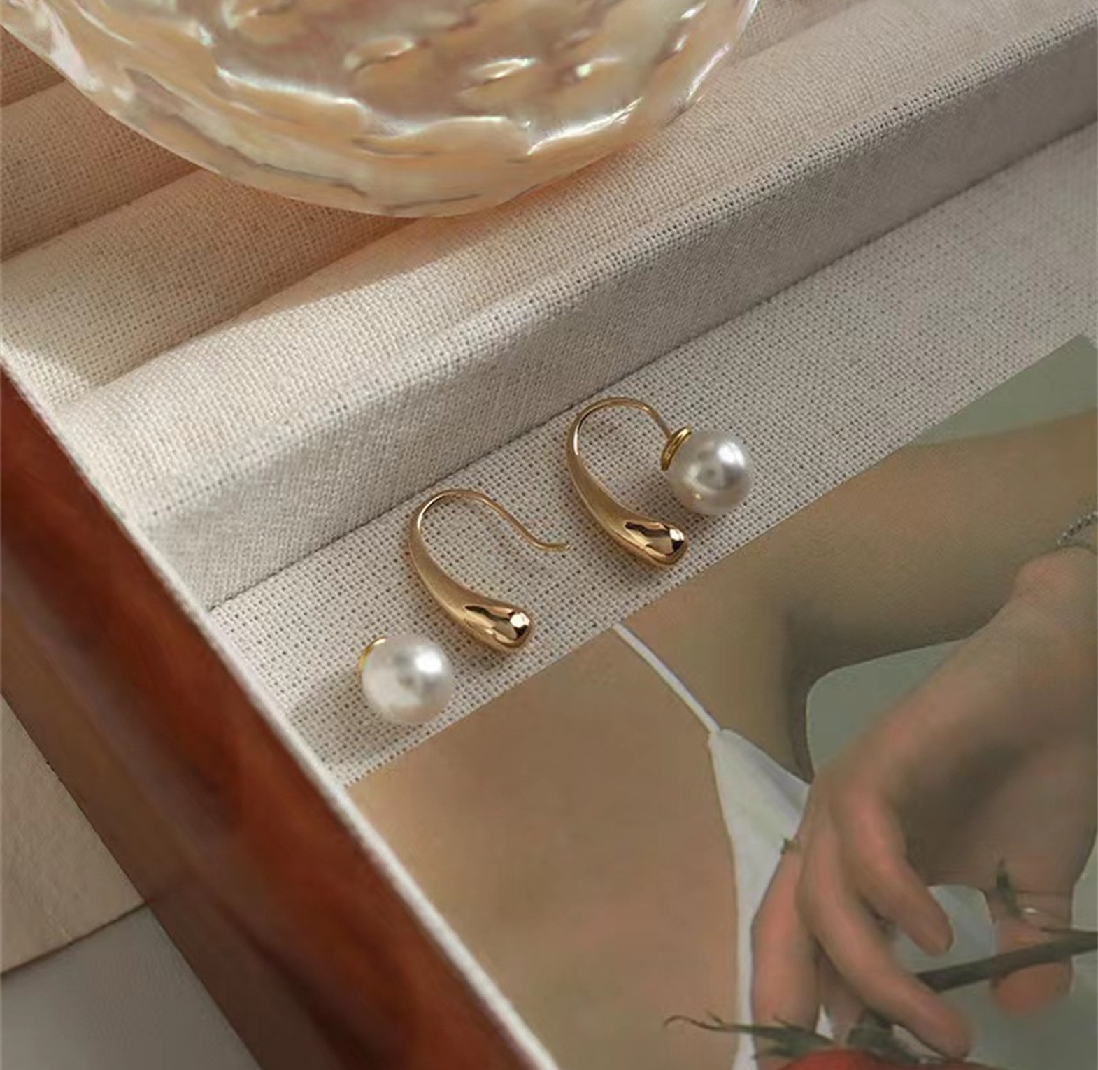 Pearl reversible earrings  image