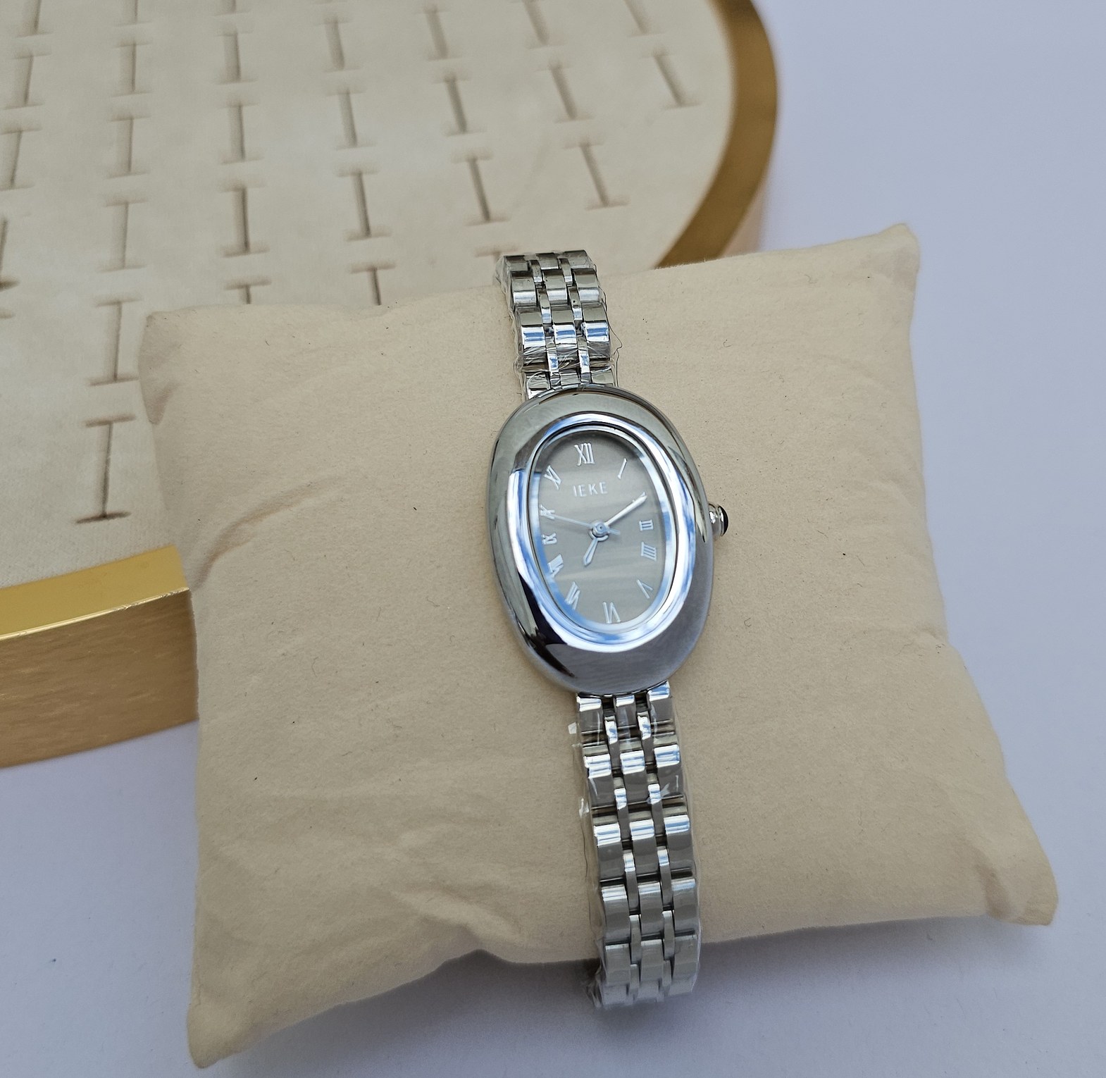 IEKE oval vintage watches  image