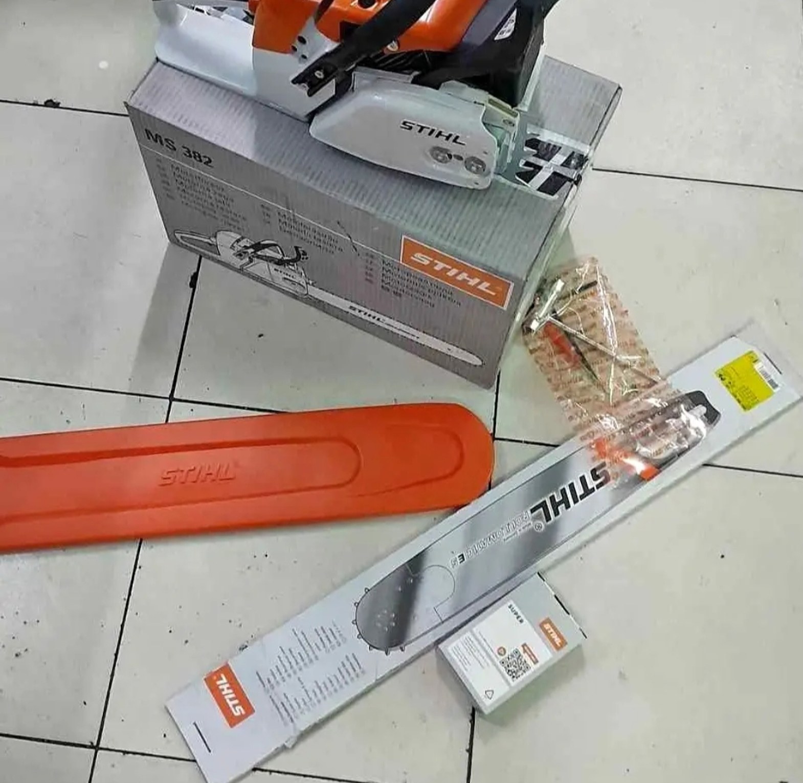 Stihl 382 power tools  image