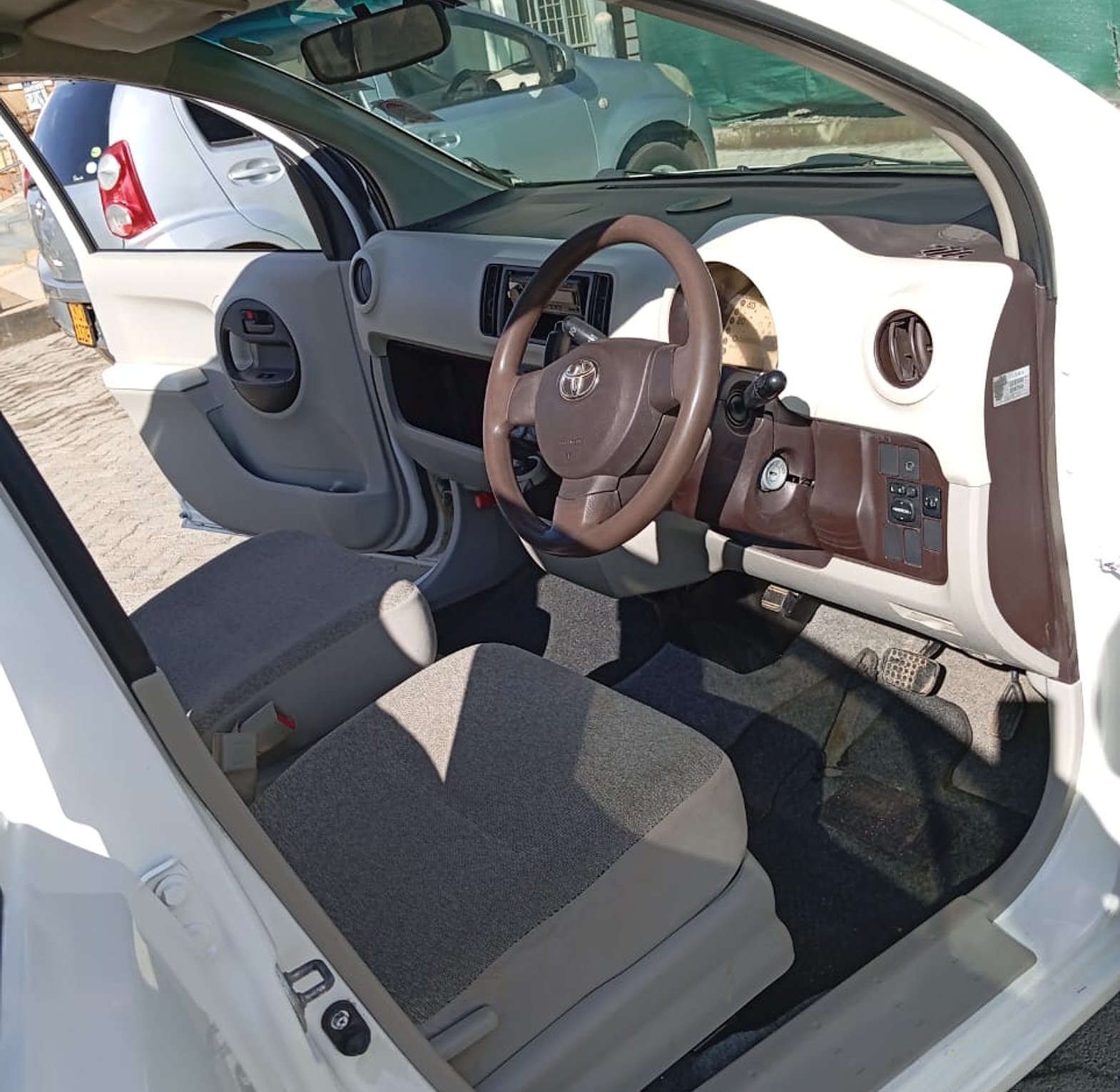 Toyota Passo KCV,YOM 2012, Automatic, Rating 1000cc image