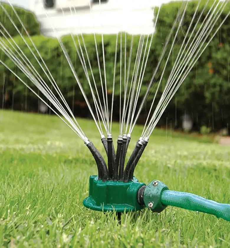 360 Degrees automatic Garden sprinkler          image