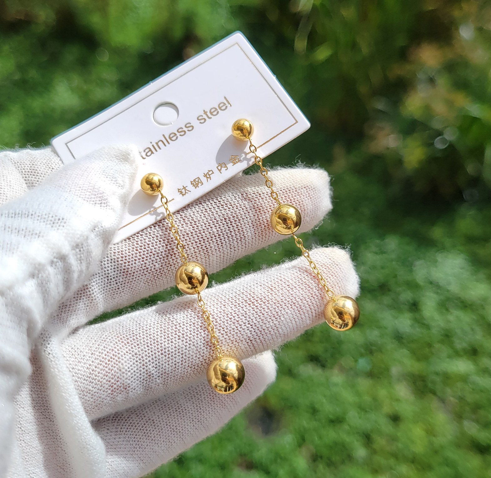 Drop earrings  image