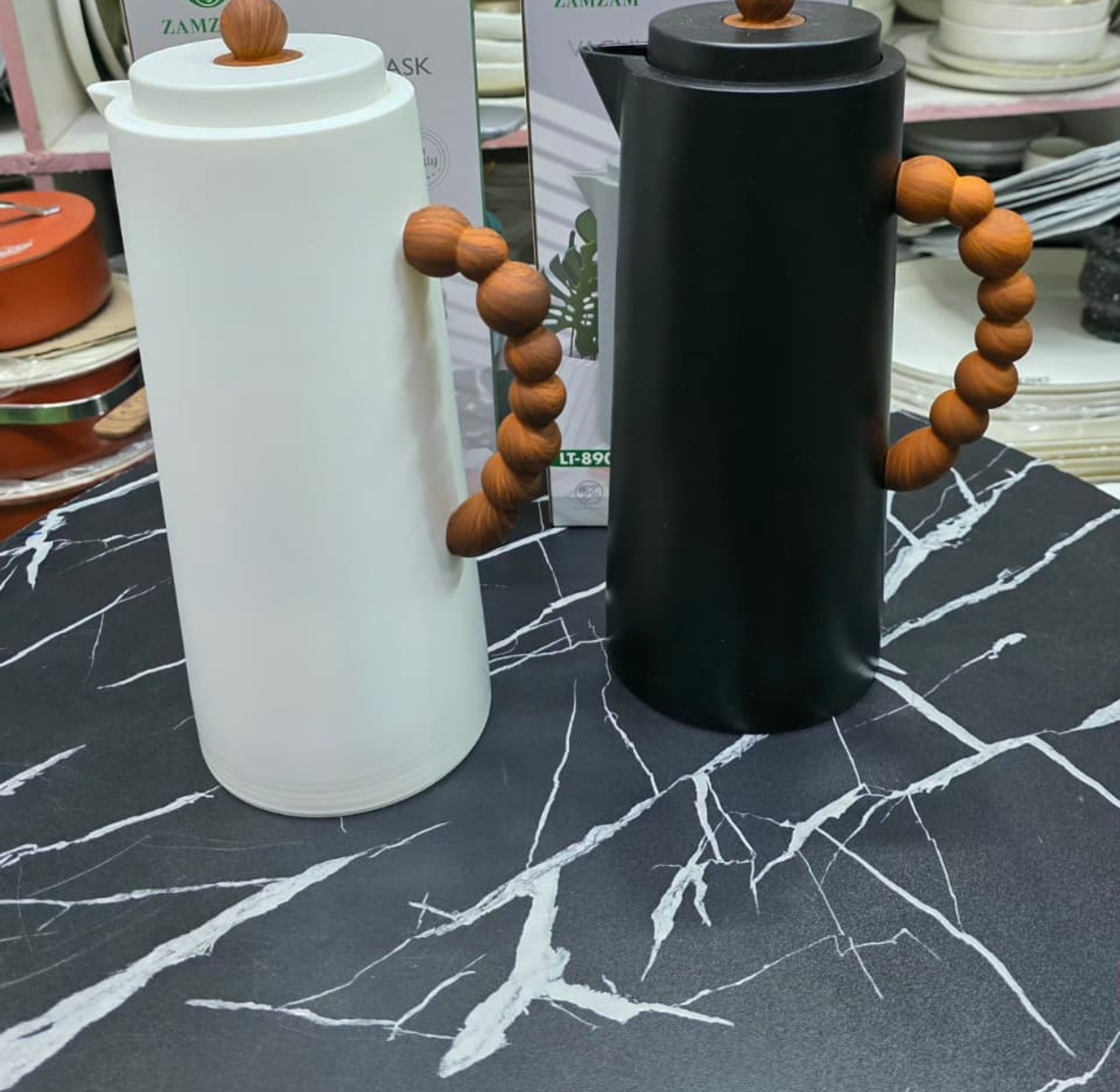 Elegant 1.0L Vacuum Flask image