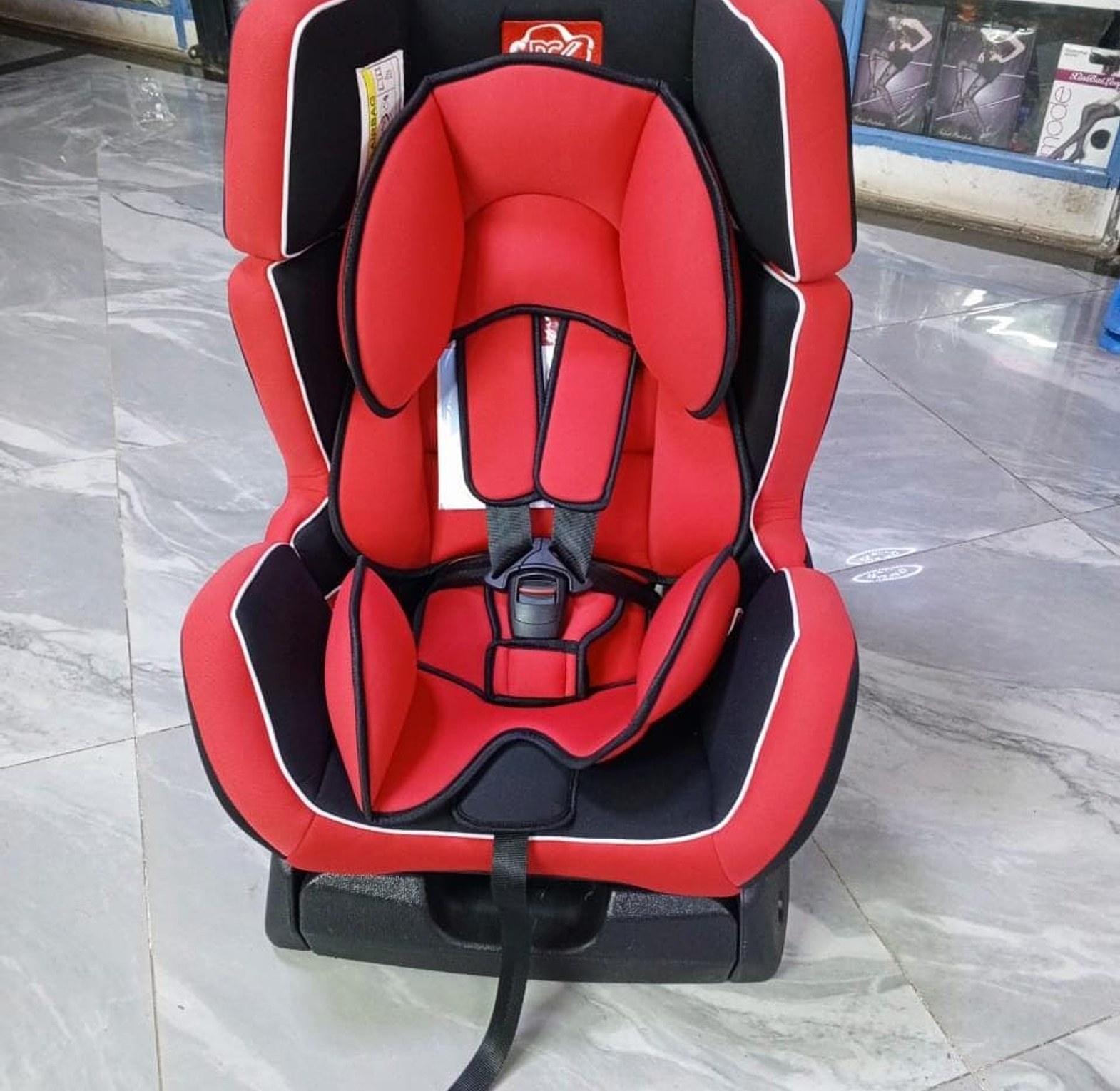 Kids Car Seat. Designed to recline into three positions and can accommodate a maximum weight of 36kgs image