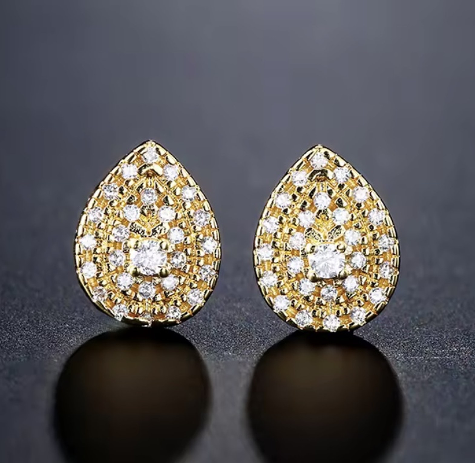 Dazzling Teardrop Cascade Set image